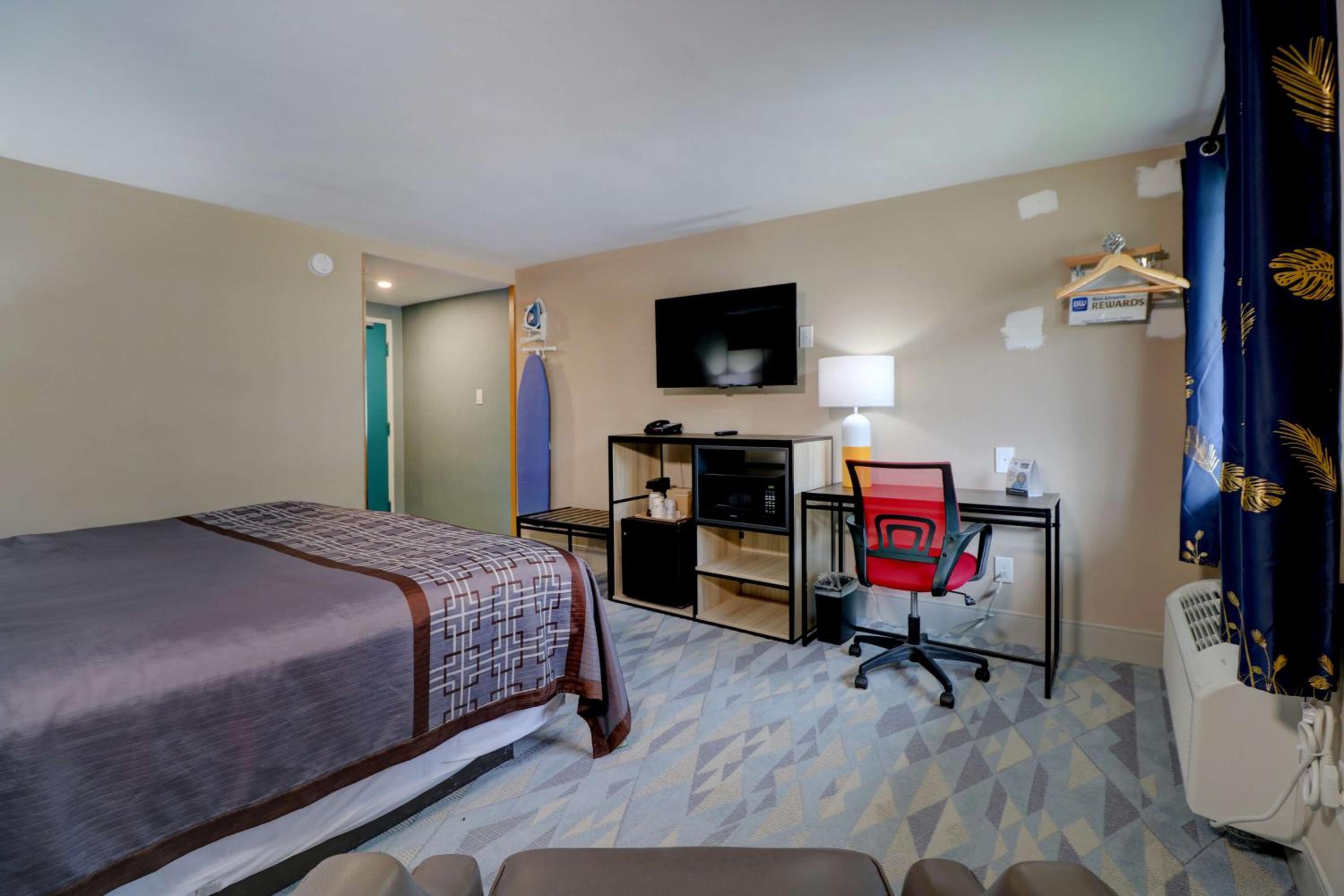 King Room - Non-Smoking photo 3