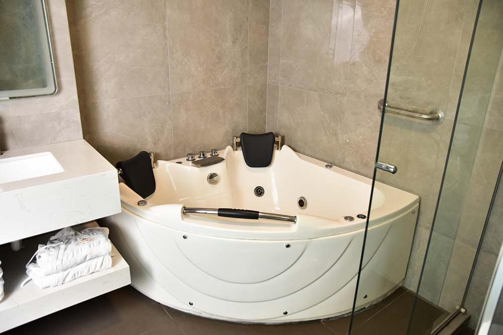 Deluxe Queen Room photo 3