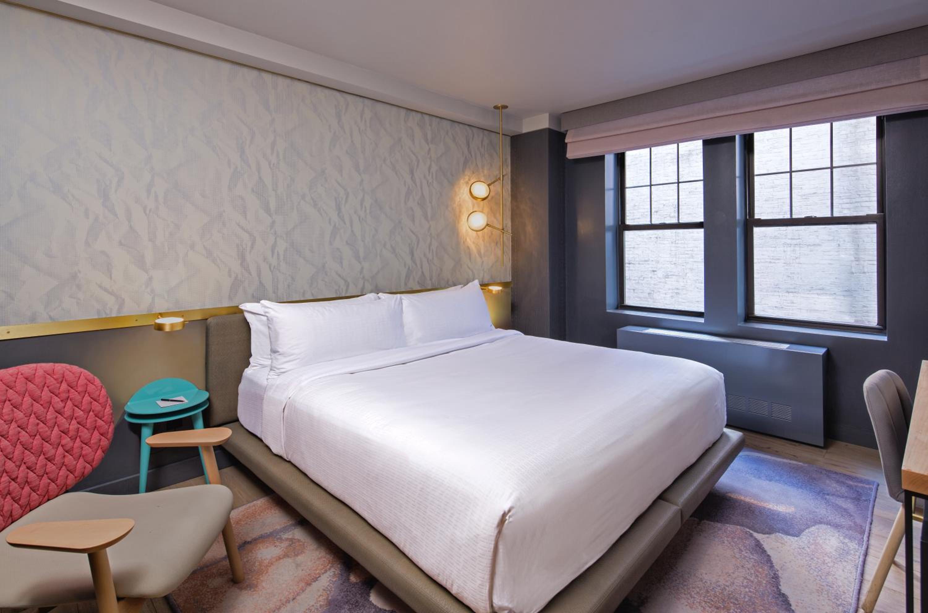 King Room thumbnail 5