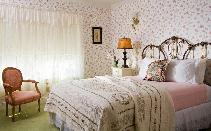 Queen Suite with Spa Bath