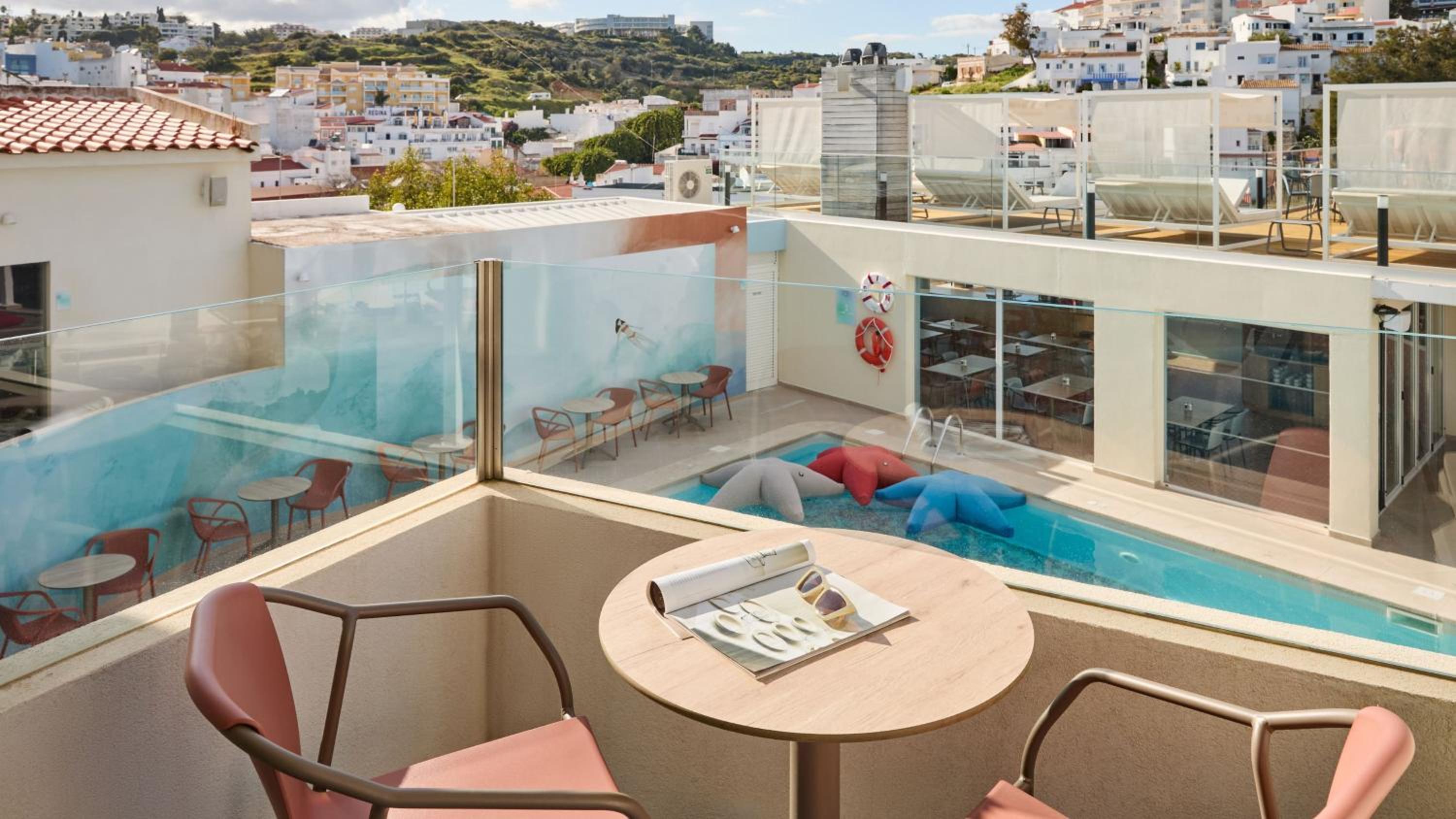 King Room with Pool View - Photo 8