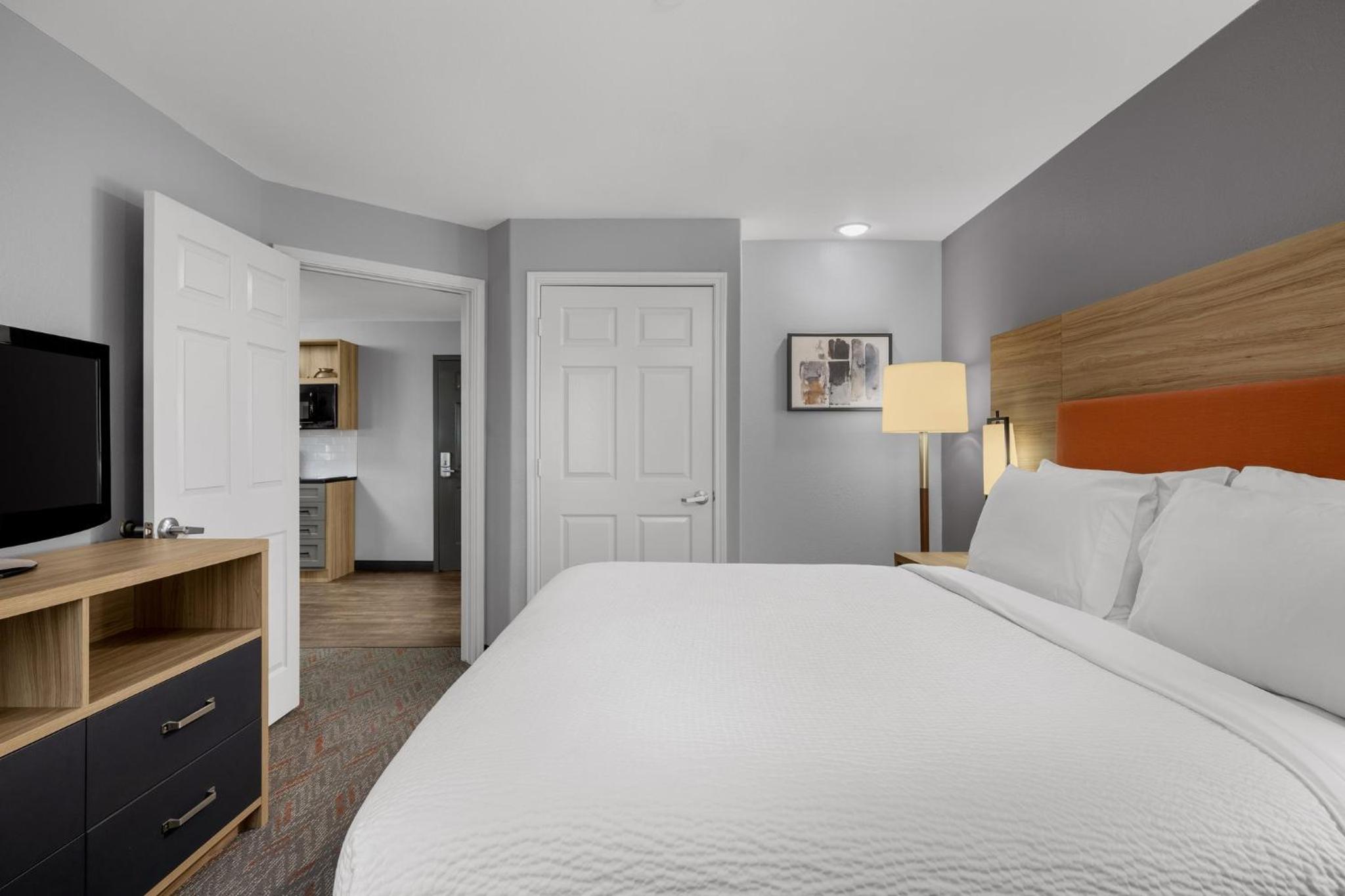 One-Bedroom King Suite - Photo 1