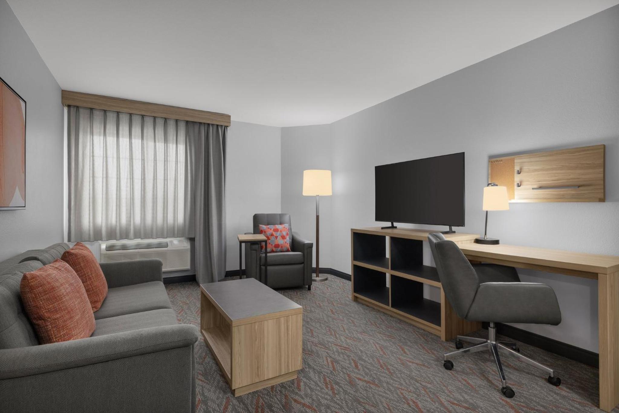 One-Bedroom King Suite - Photo 5