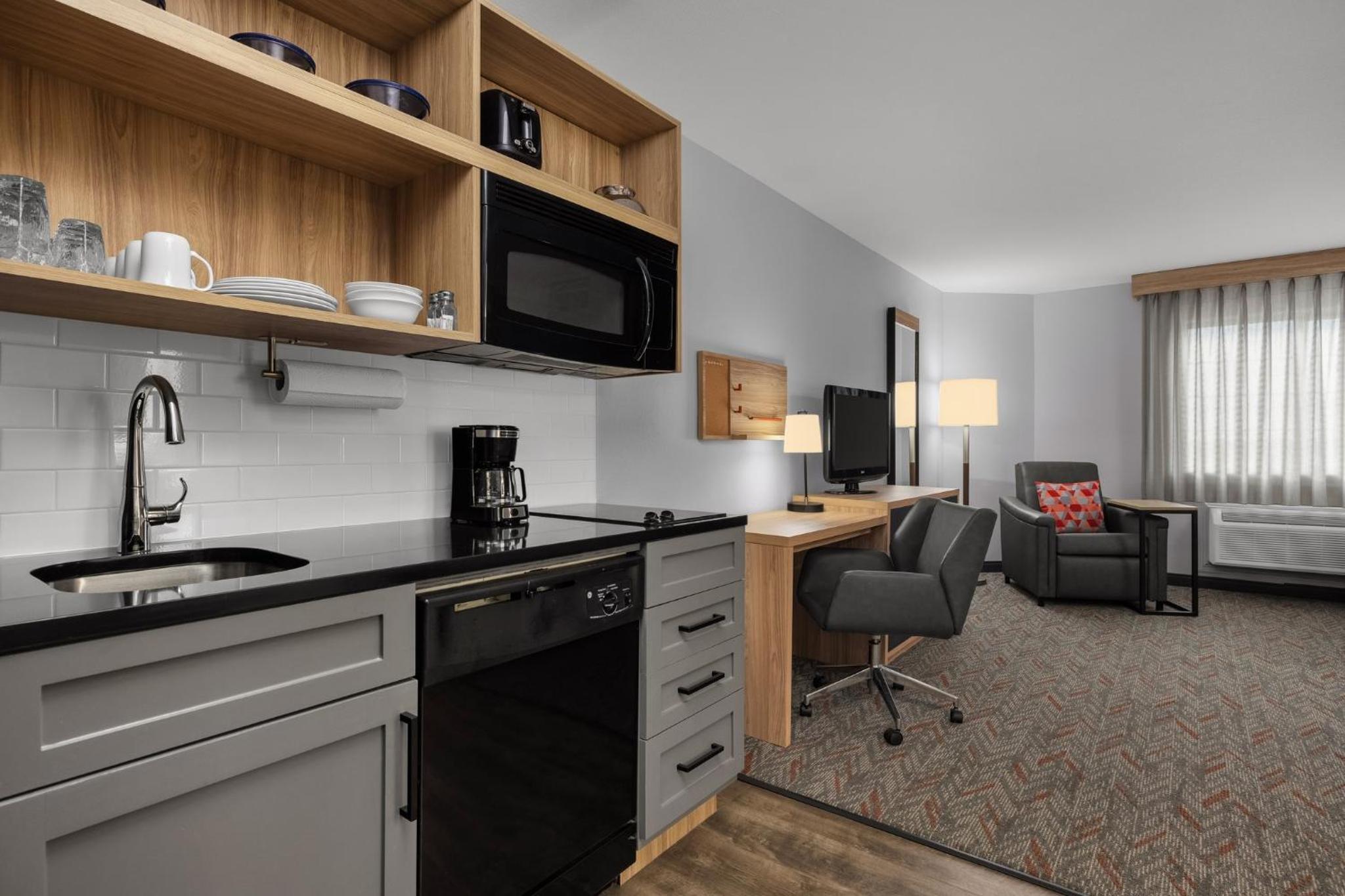 King Studio Suite - Photo 4