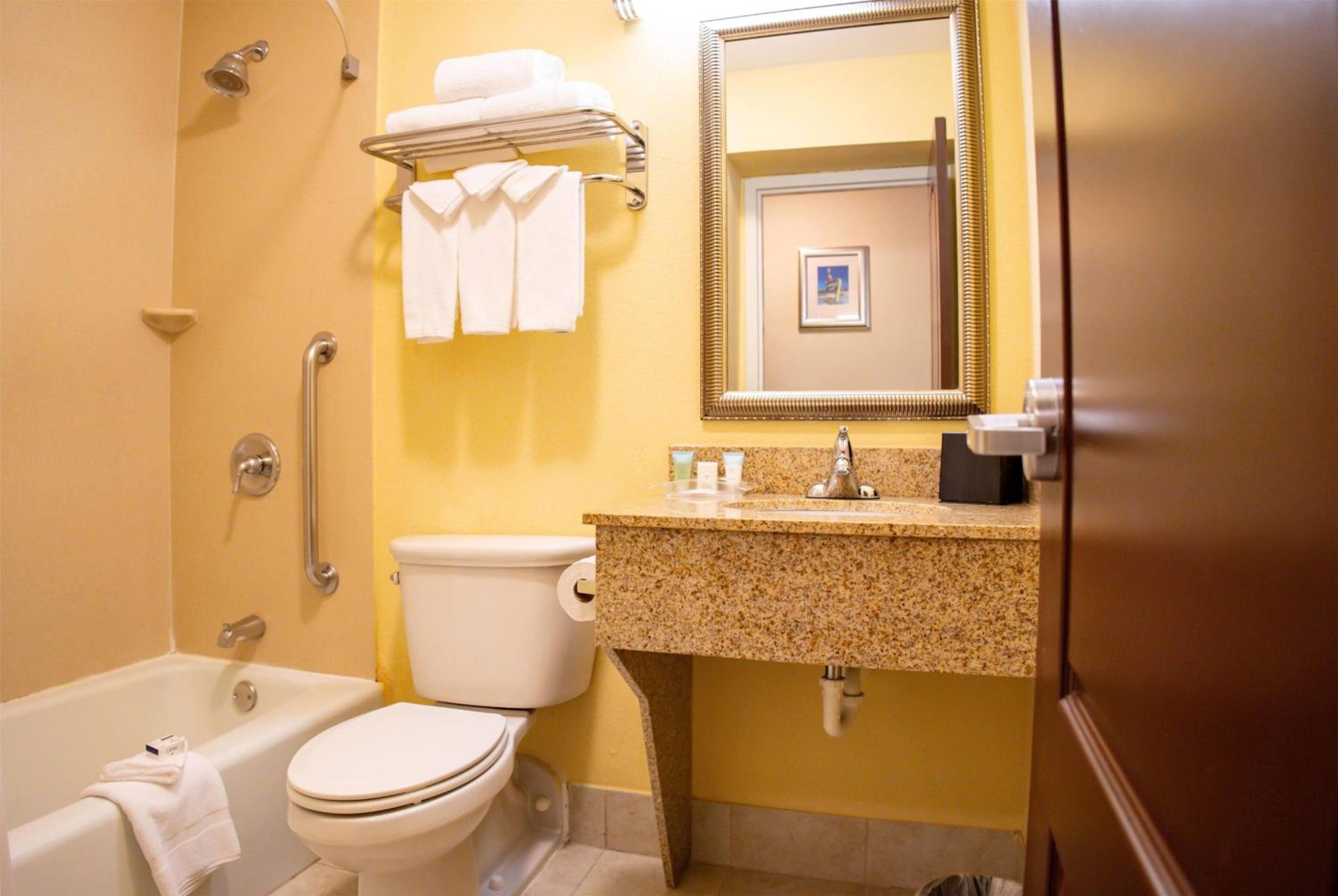 King Room - Non-Smoking - Photo 1