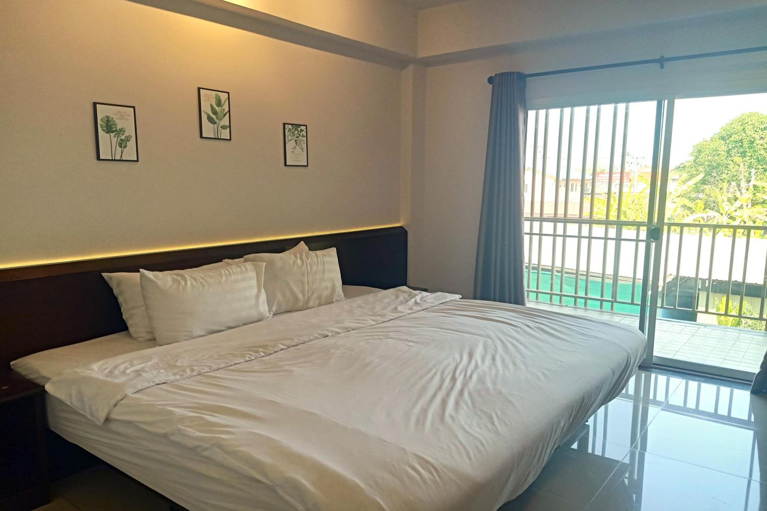 Standard Double Room - Photo 13