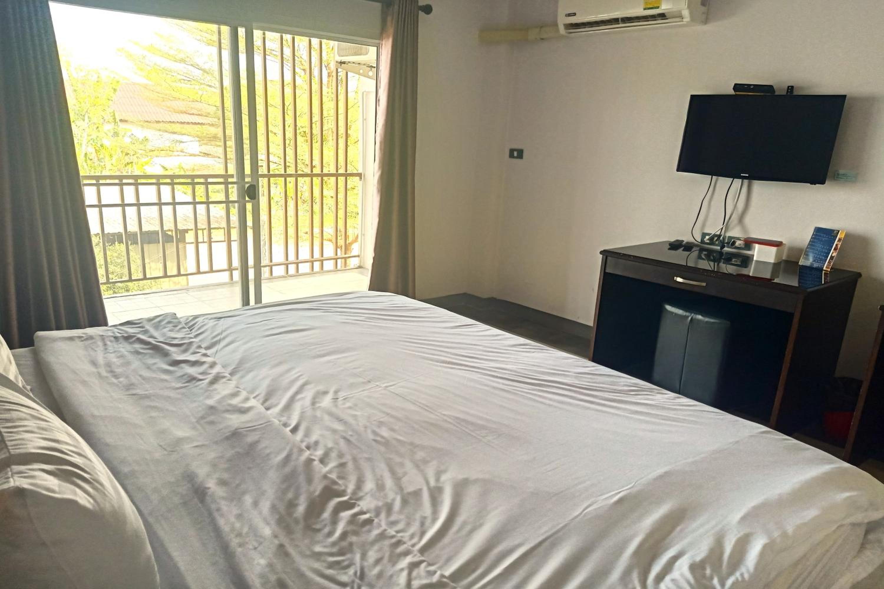 Standard Double Room - Photo 14