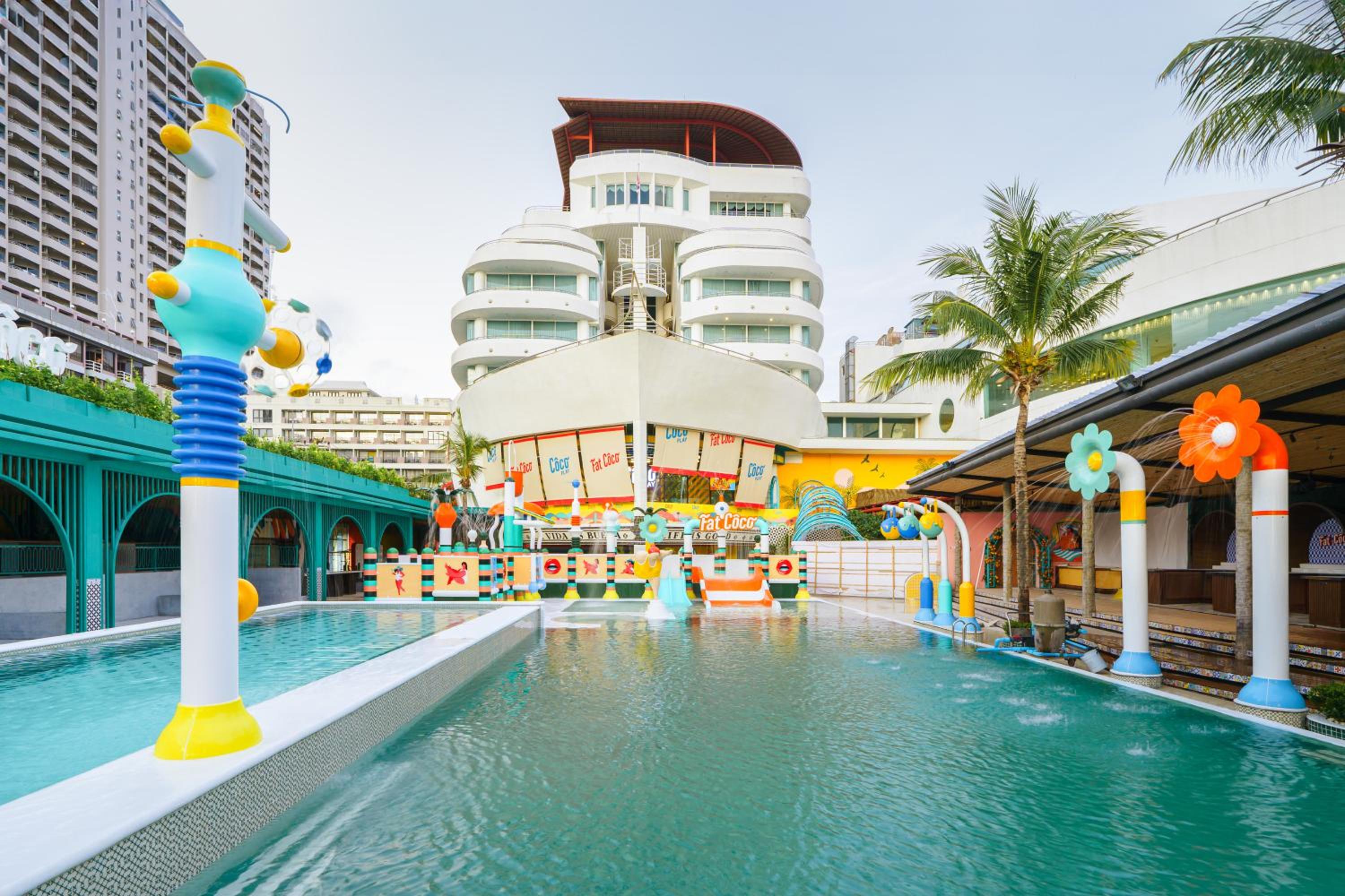 Ocean View Suite including Coco Play and Pool