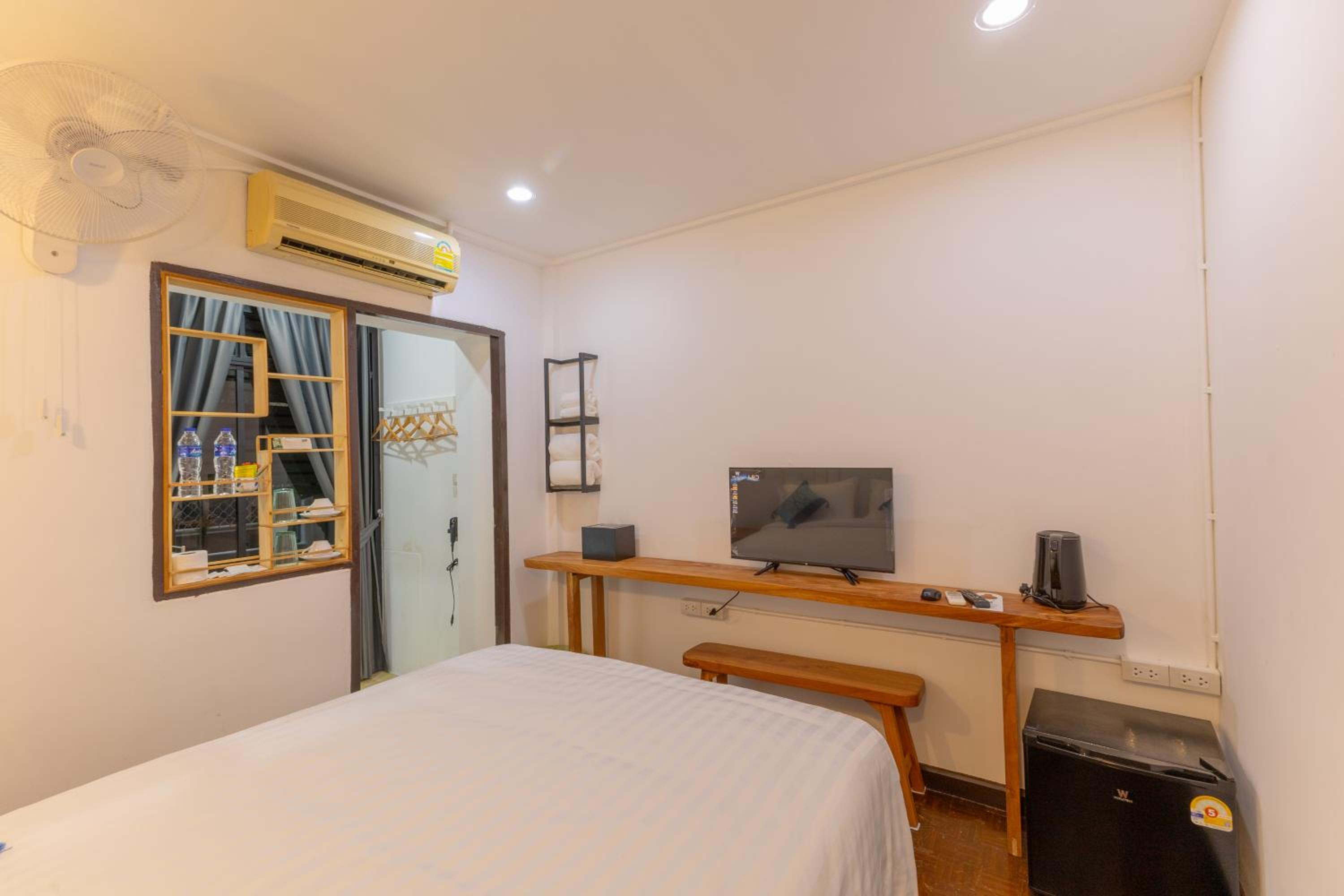 Queen Room with Balcony photo 1