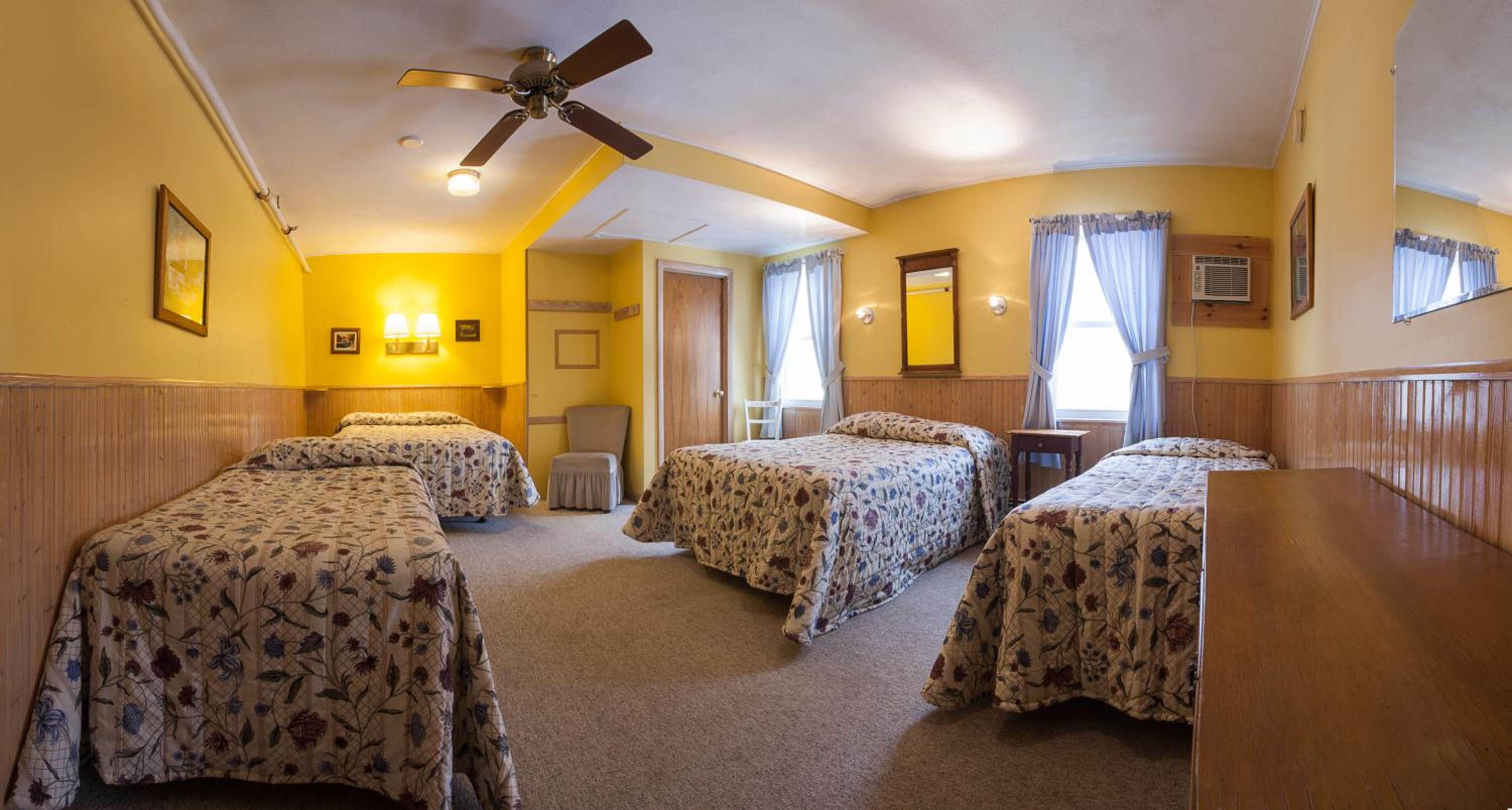 Family Room (5 Adults)