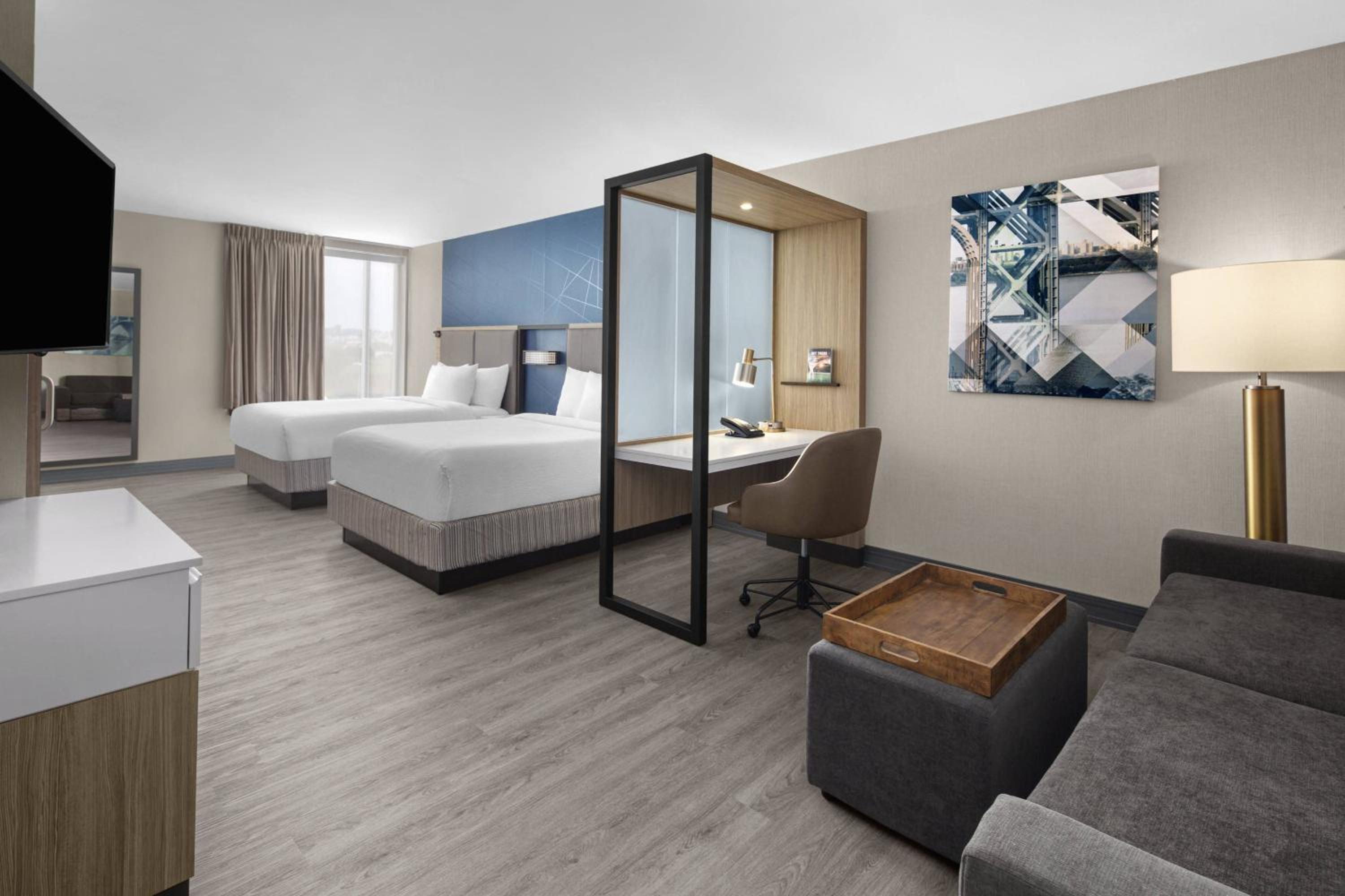 Queen Suite with Two Queen Beds, City View and Trundle Sofa - Hearing Accessible