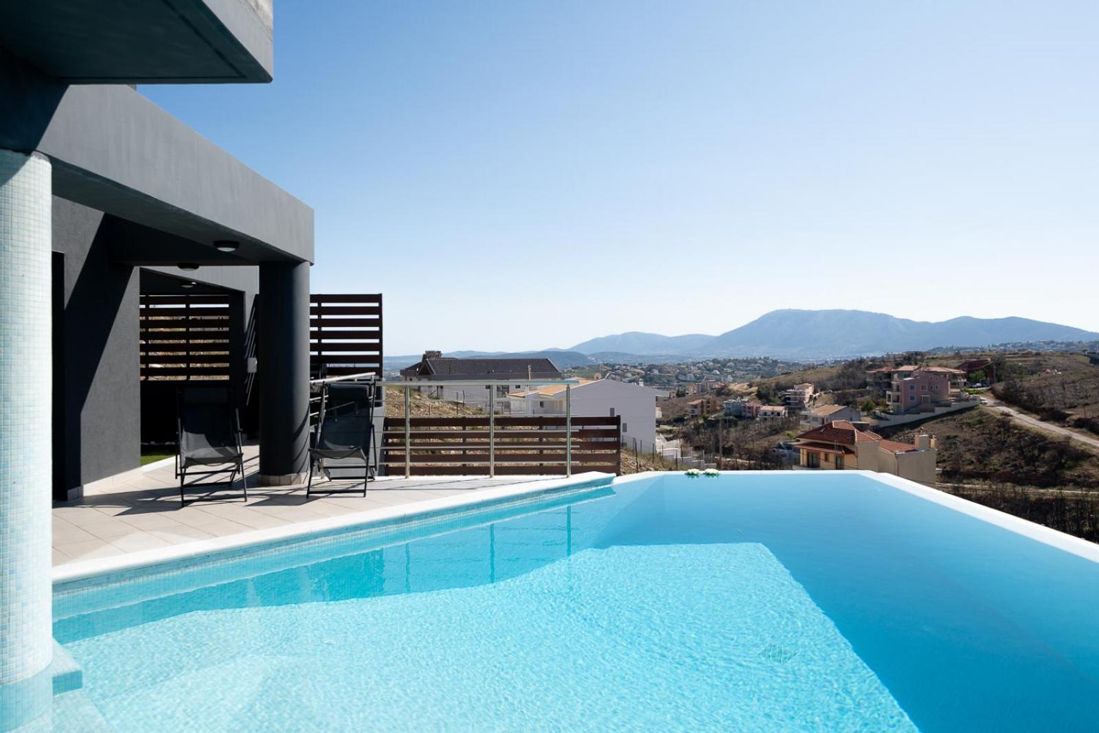 Three-Bedroom Villa photo 1
