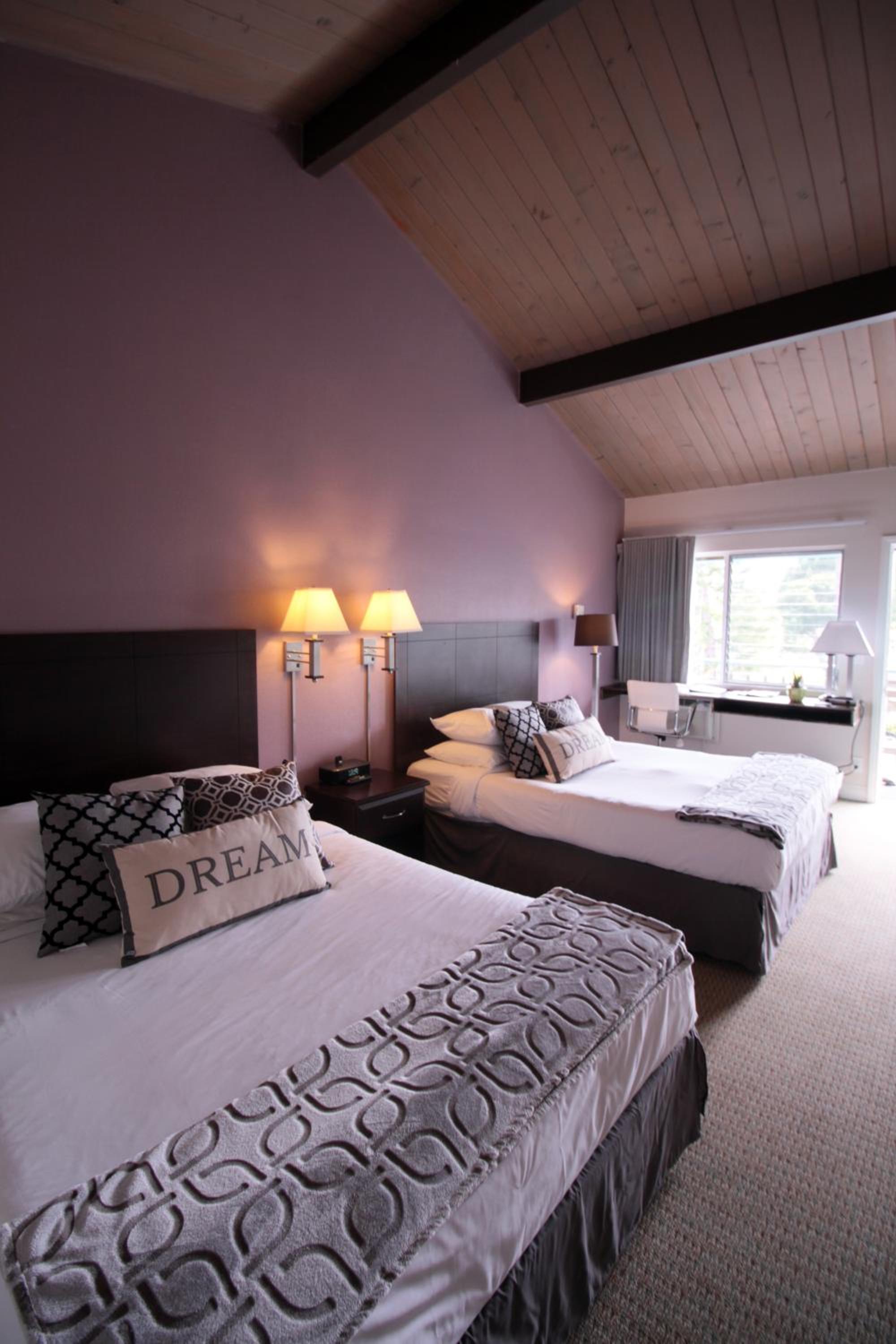 Deluxe Queen Room with Two Queen Beds photo 1