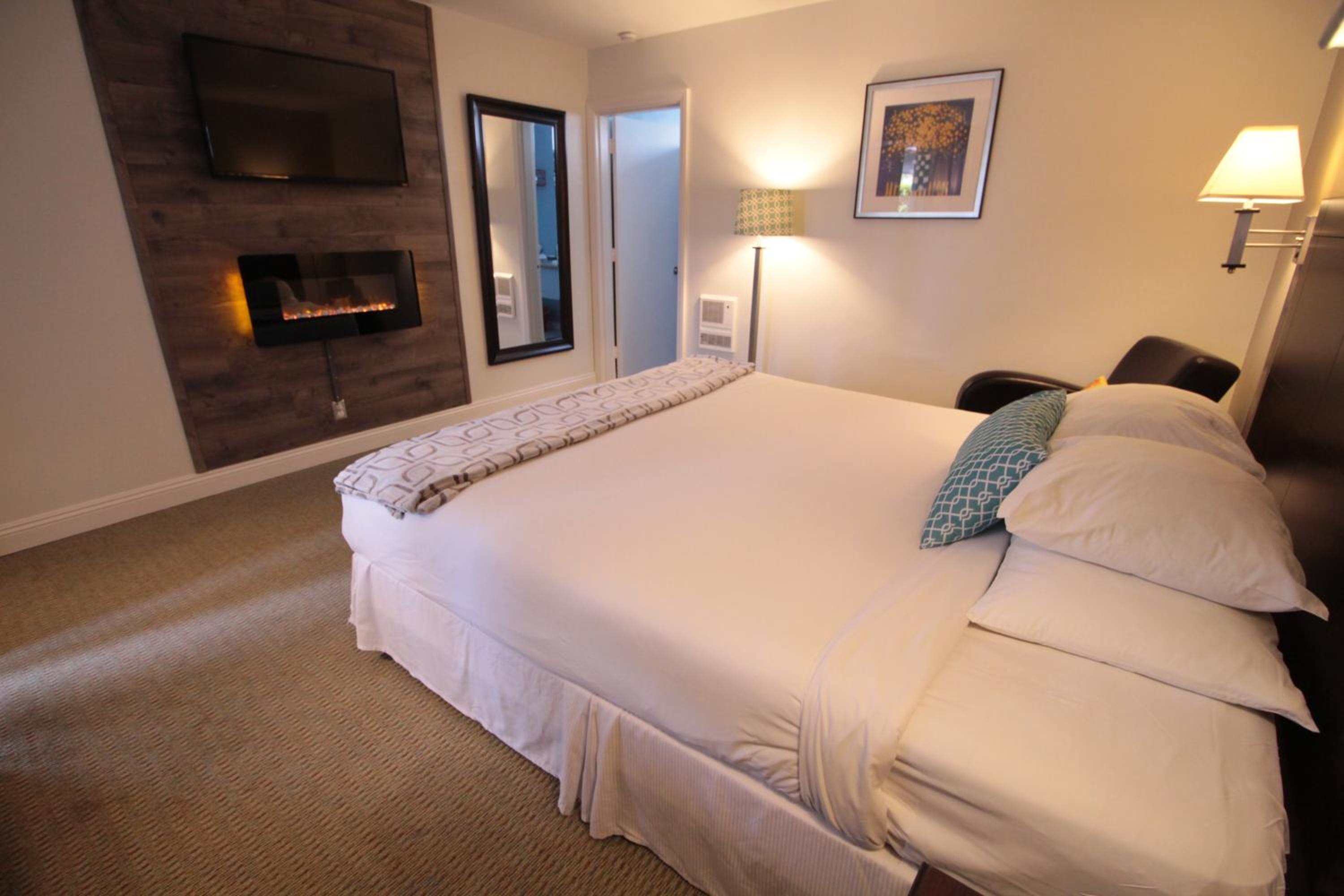 Deluxe King Room photo 3