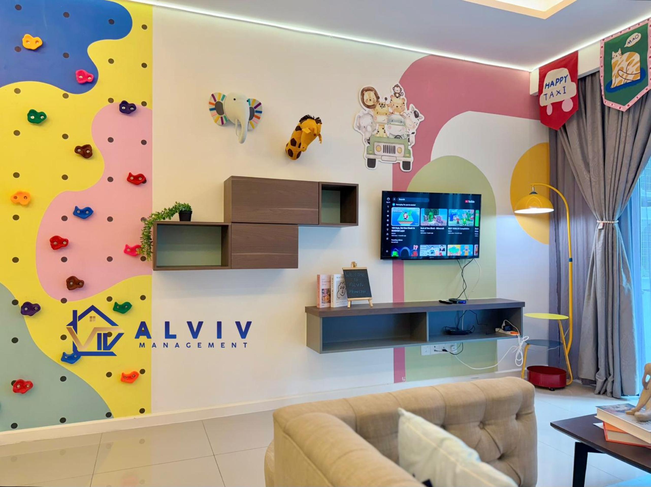 Safari Theme Three-Bedroom Apartment with Kids Playground - Photo 9