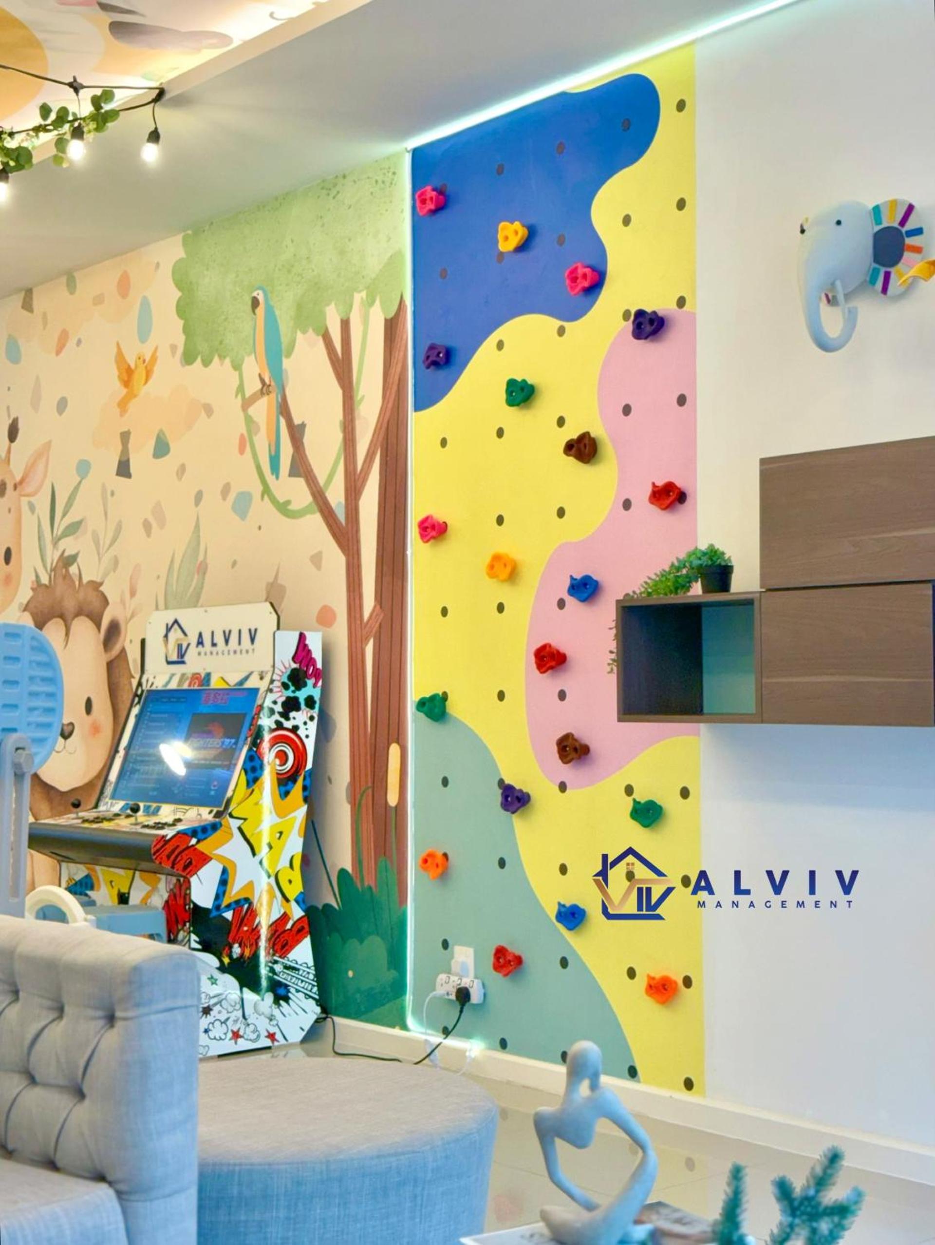 Safari Theme Three-Bedroom Apartment with Kids Playground - Photo 3