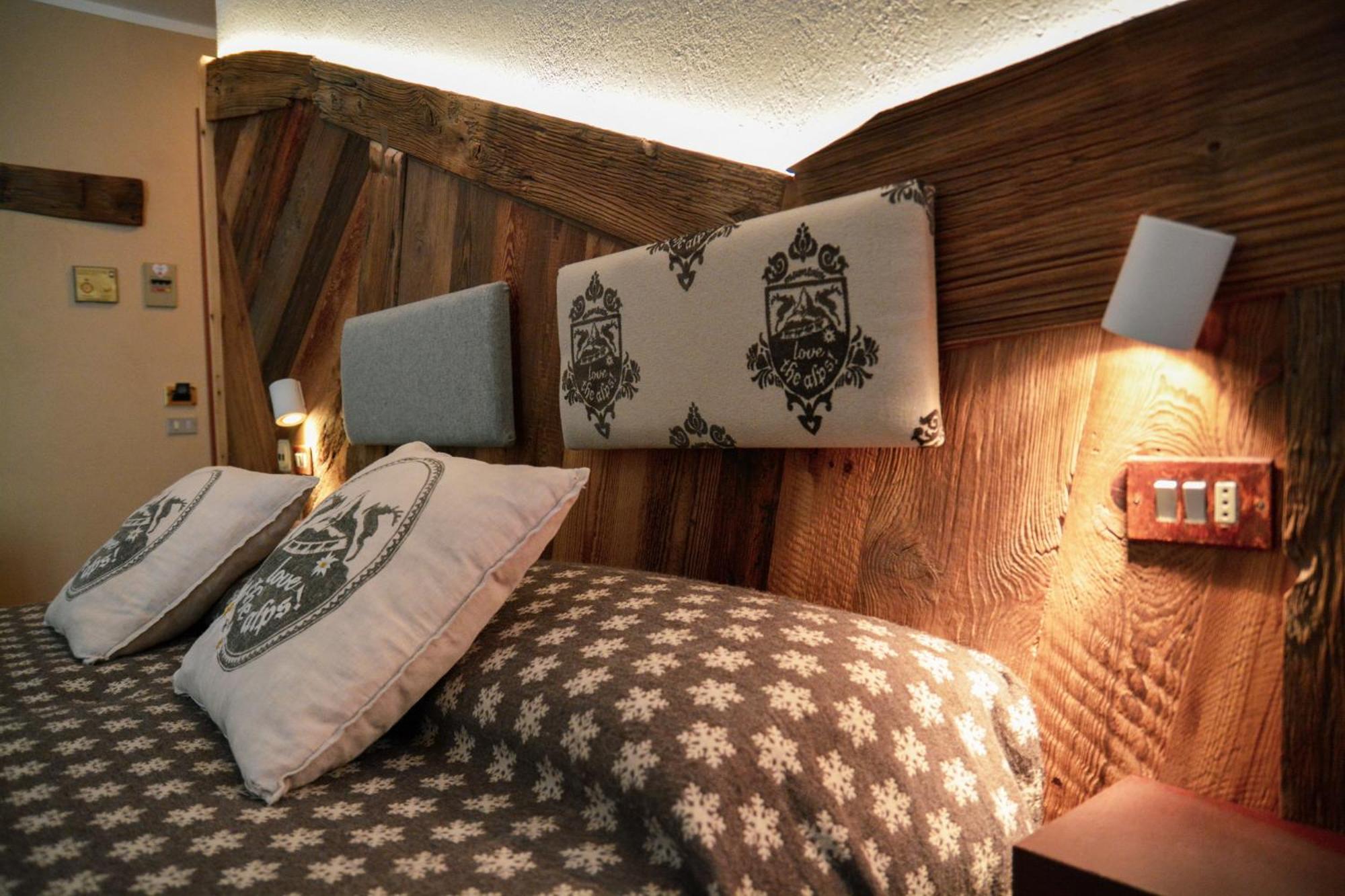 Large Double Room photo 1