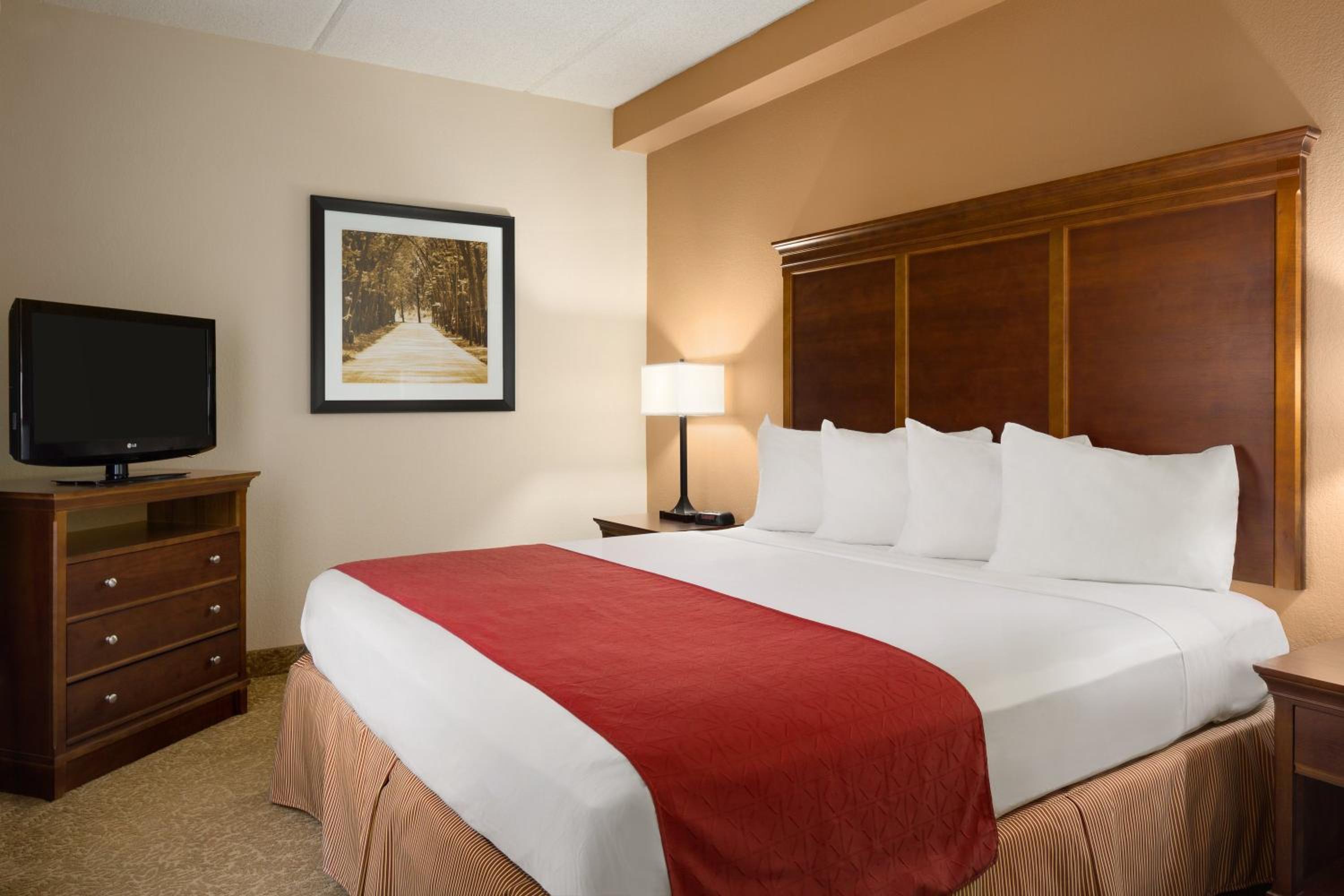King Room - Non-Smoking - Photo 1