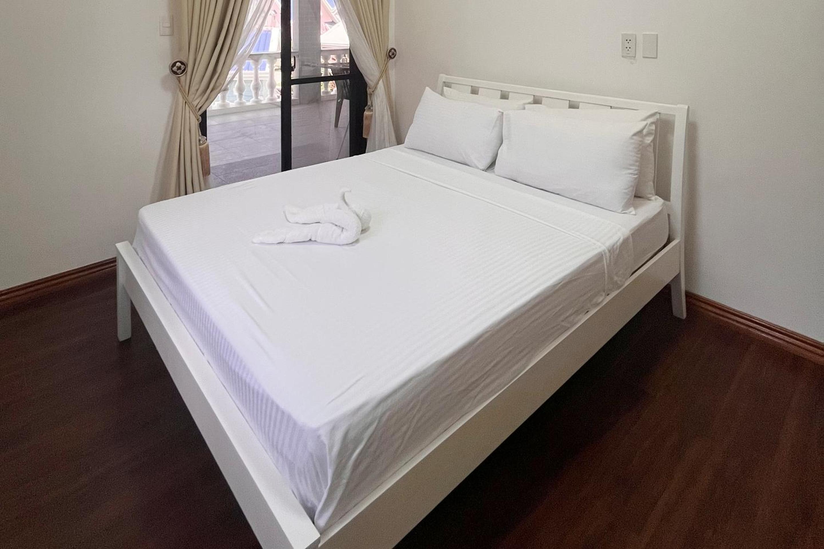 Three-Bedroom Villa - Photo 15