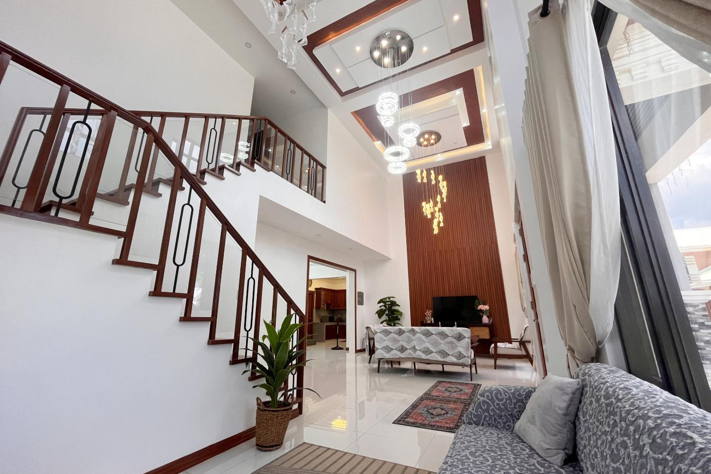 Three-Bedroom Villa - Photo 8