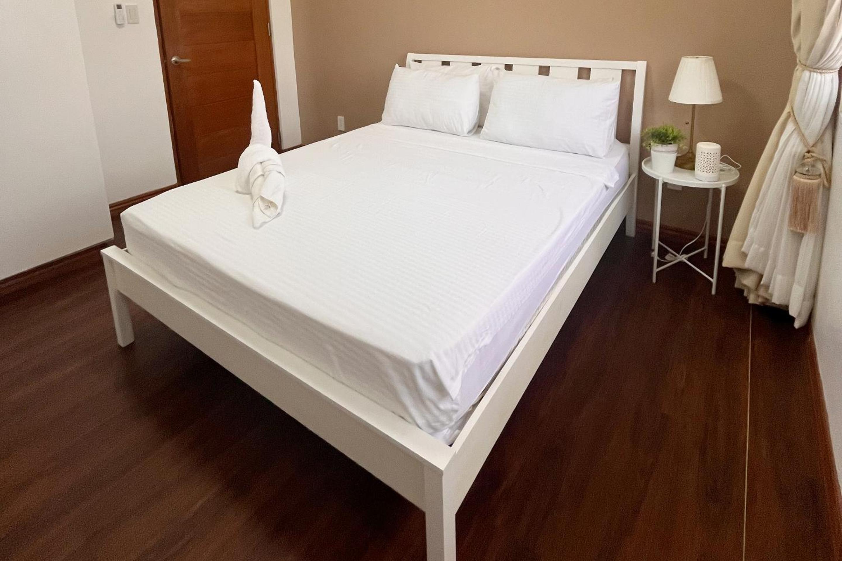 Three-Bedroom Villa - Photo 17