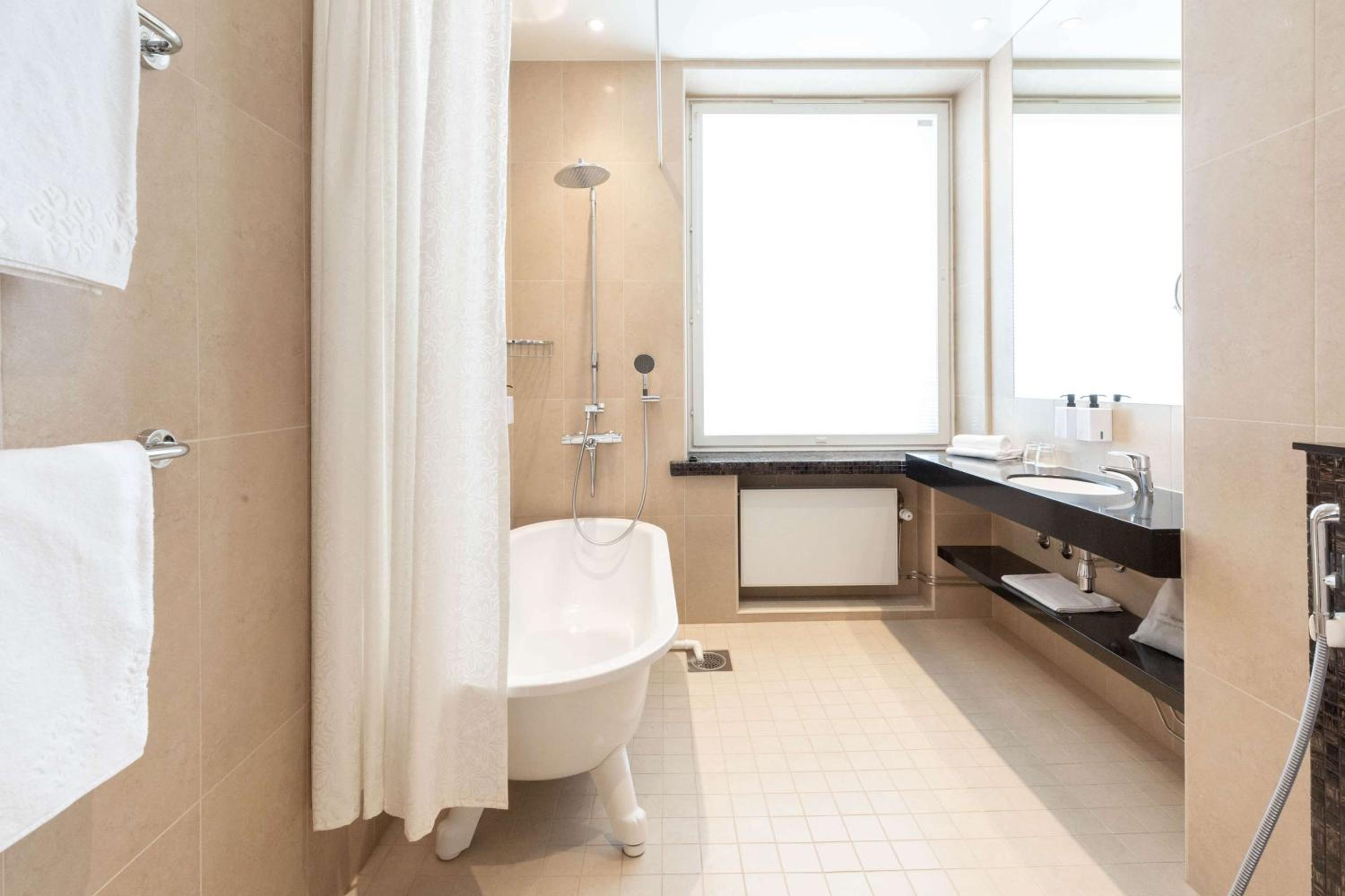 Junior Suite - Photo 1