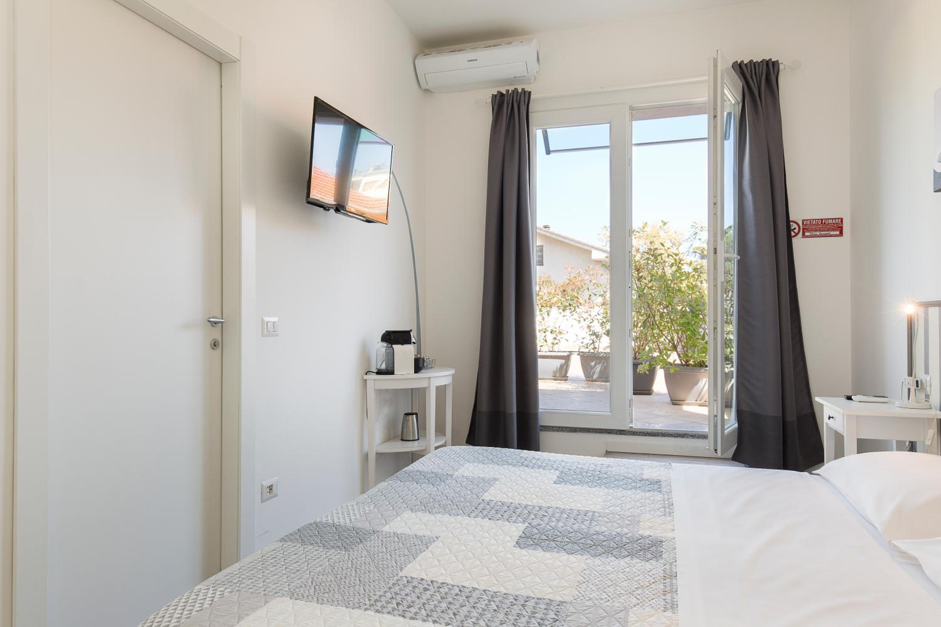 Double or Twin Room with Terrace photo 1