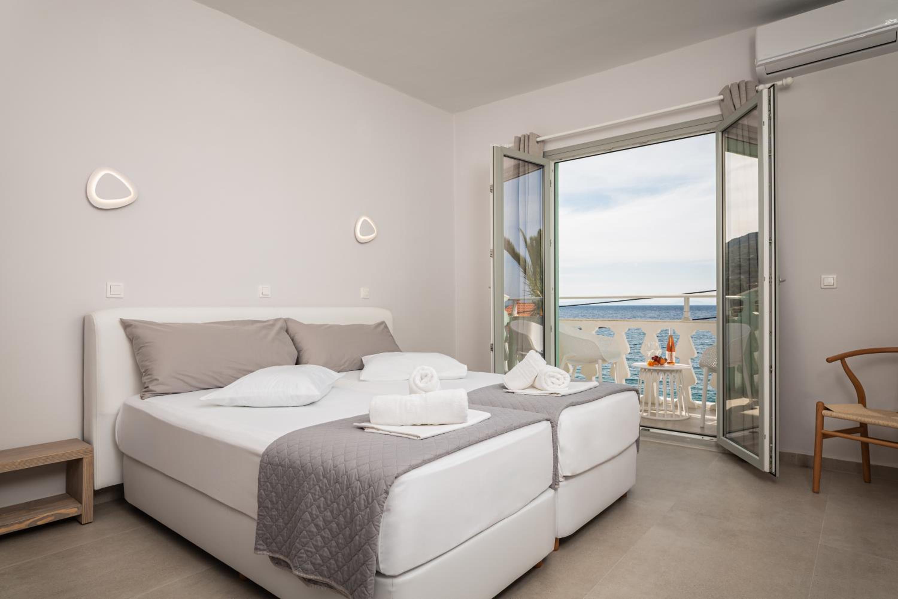 Superior Twin Room with Sea View photo 1