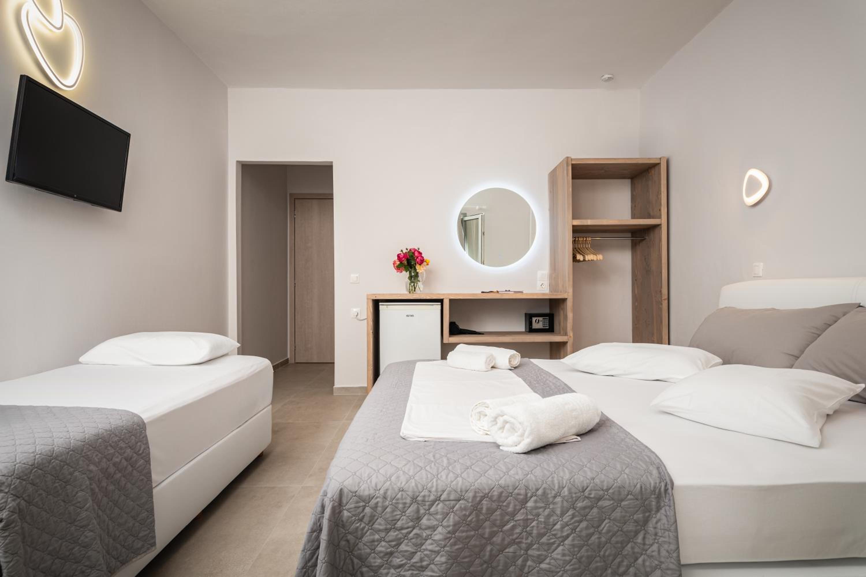 Triple Room with Garden View photo 2