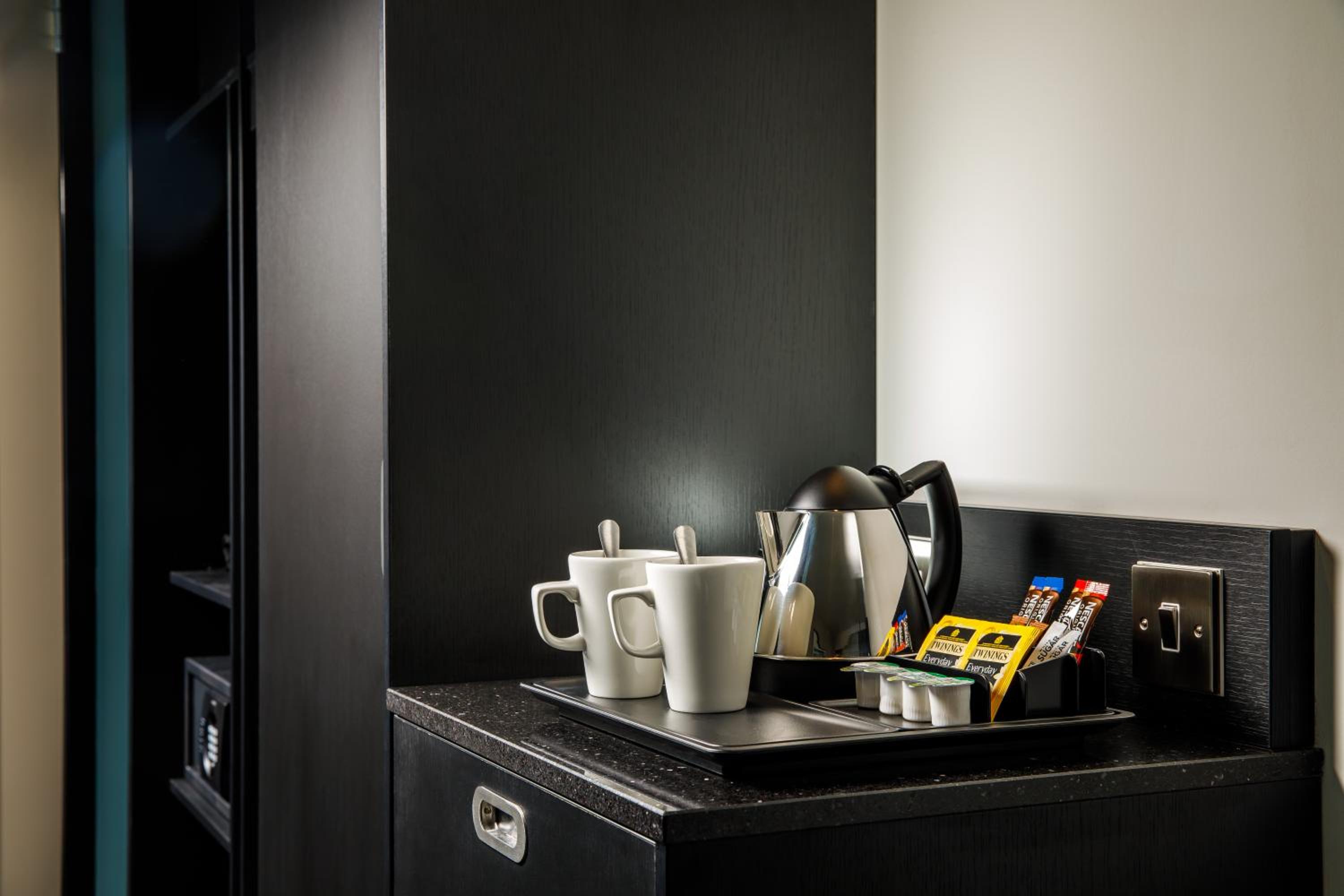 Standard Twin Room - Photo 4
