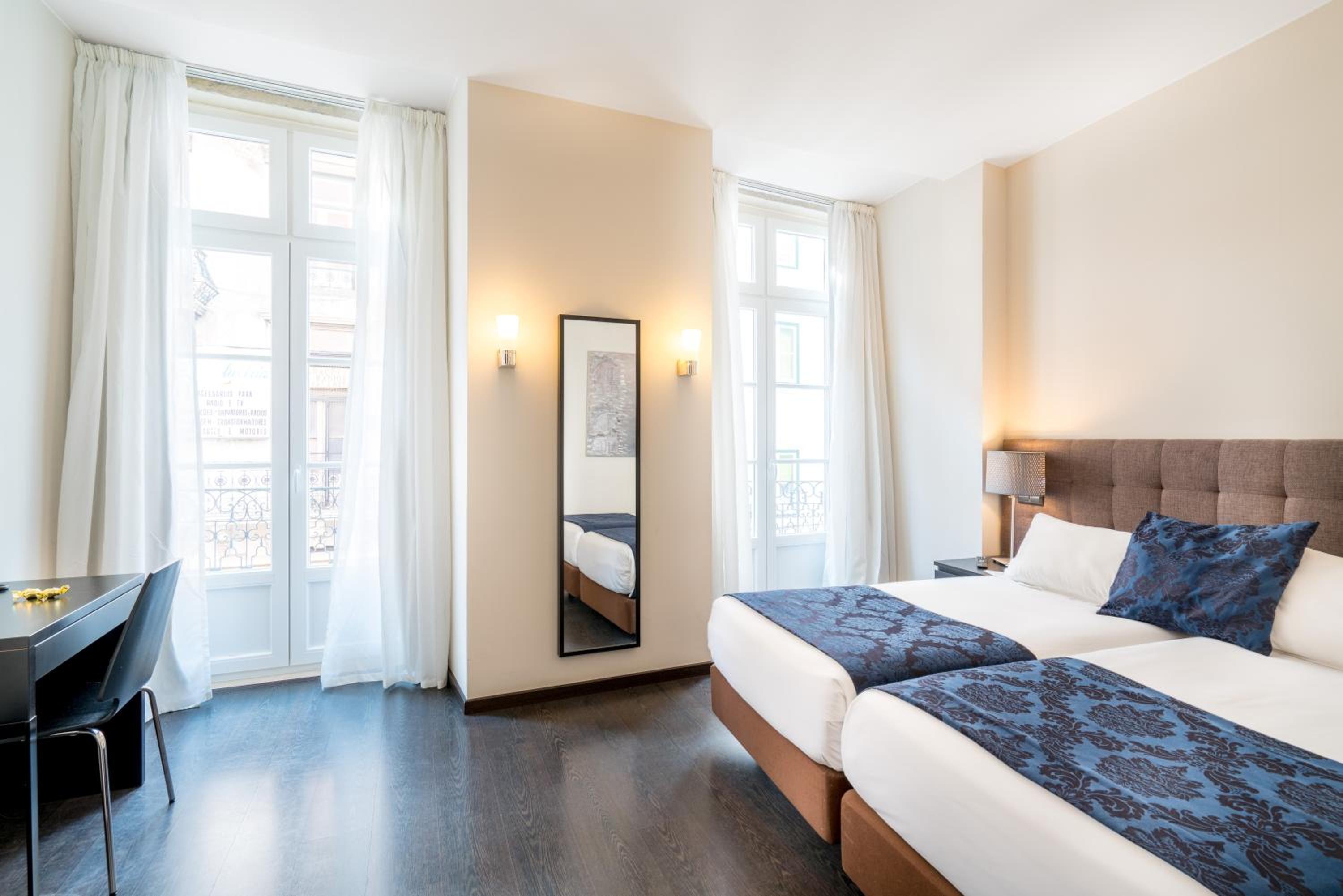 Standard Double or Twin Room thumbnail 5