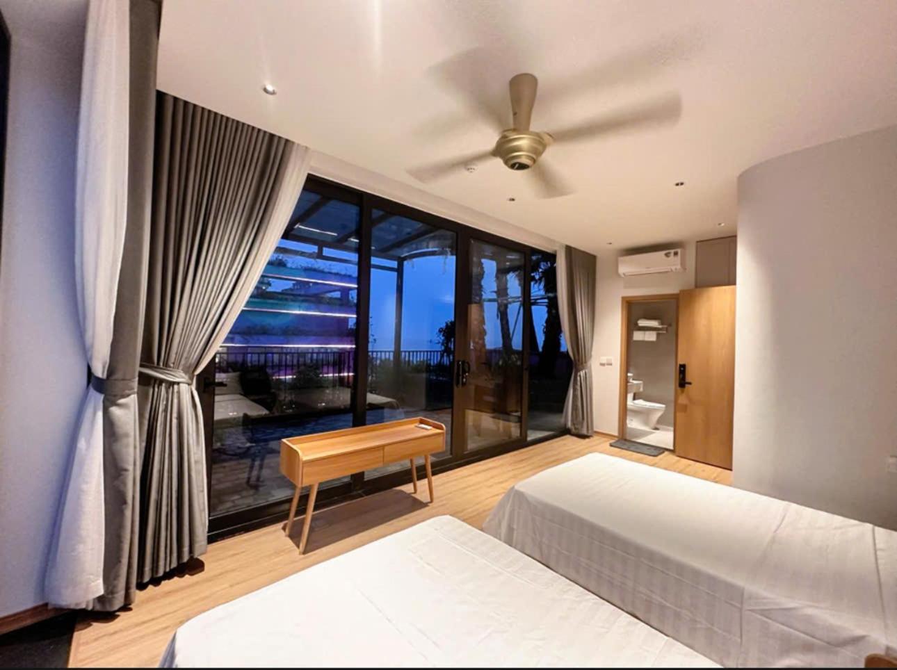 Villa with Sea View photo 2