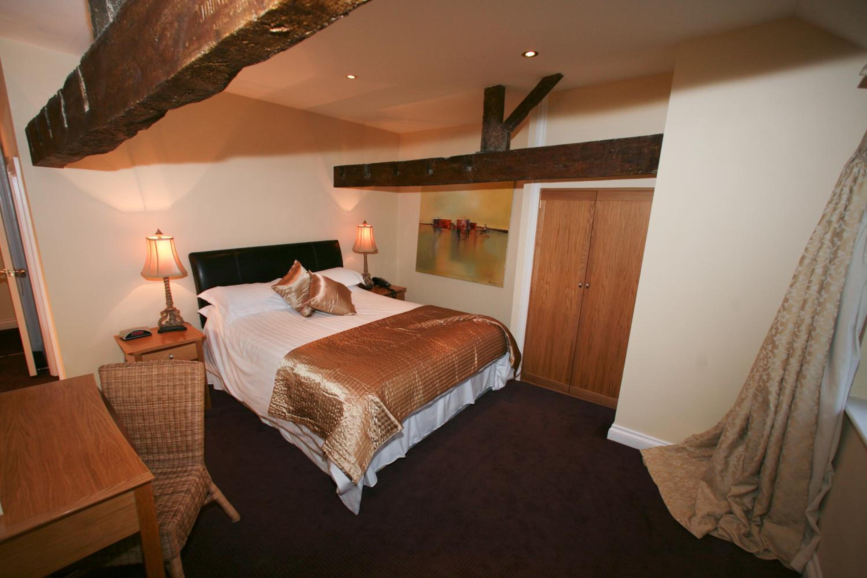 Double Room - Non-Smoking  - Photo 33