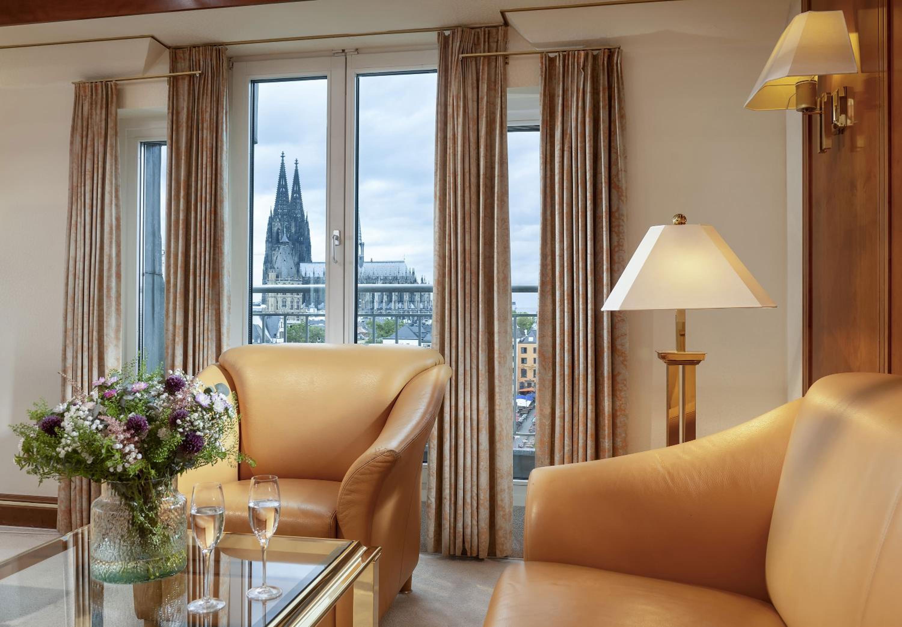 Deluxe Suite - Photo 1