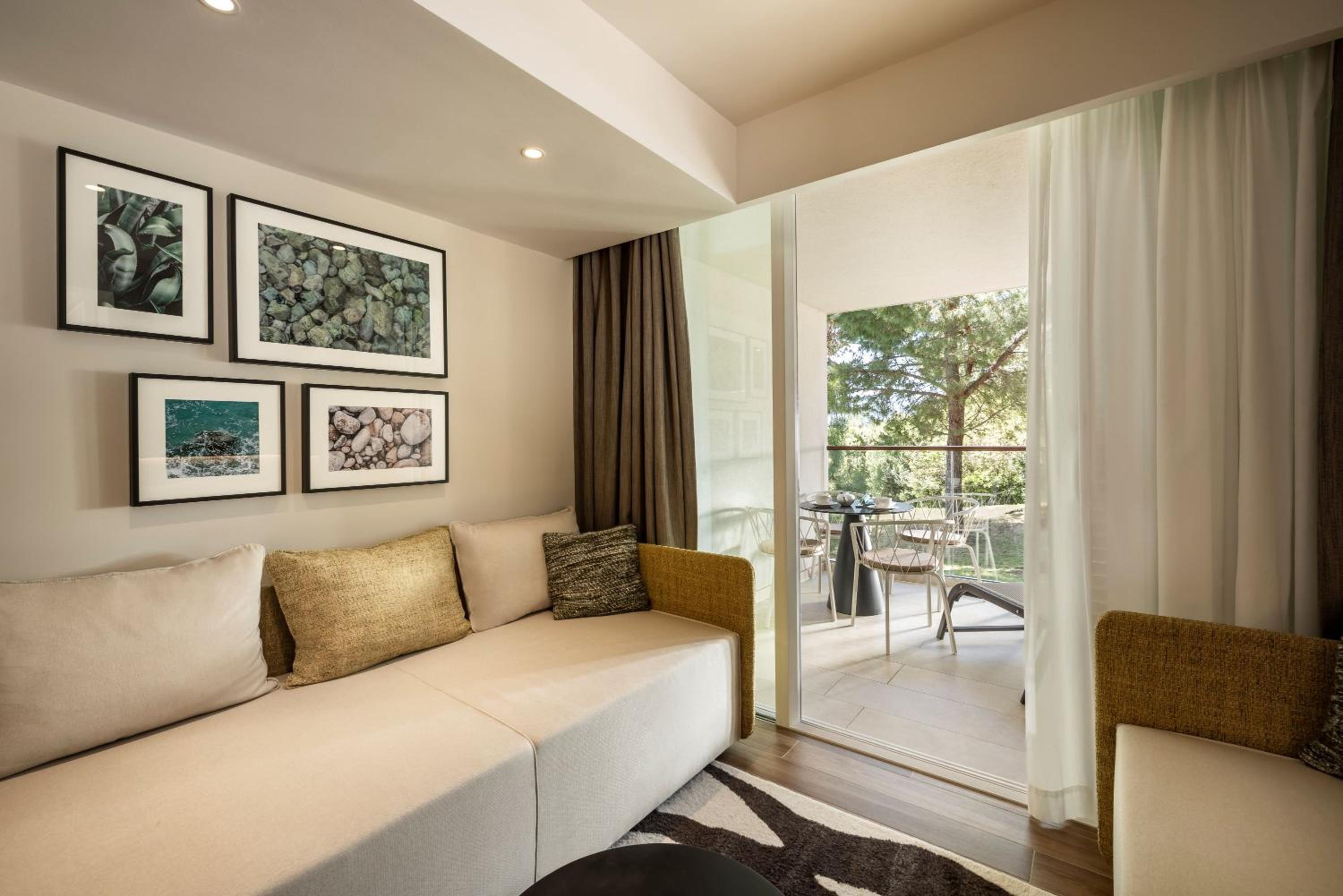 V Level Junior Suite for 2+2 - Villas photo 2