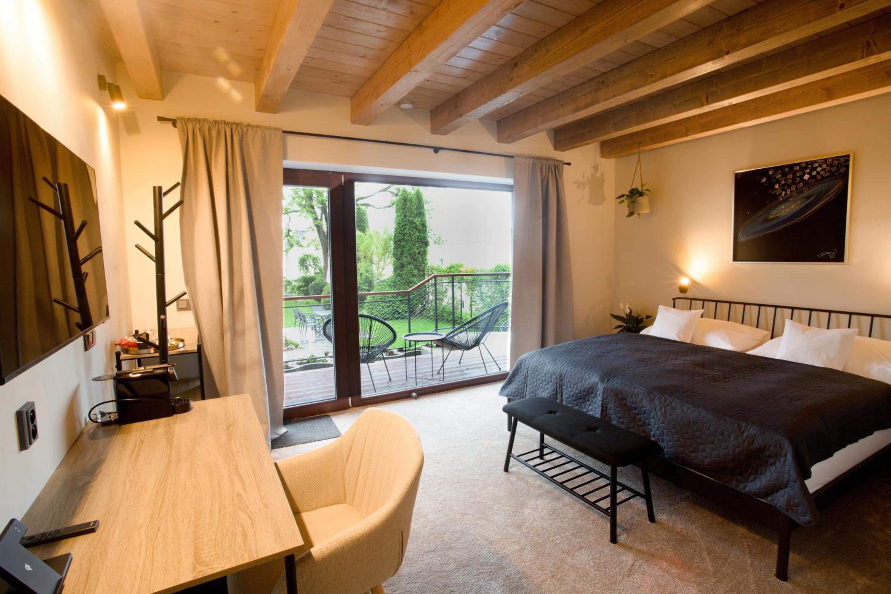 Double Room with Patio photo 2