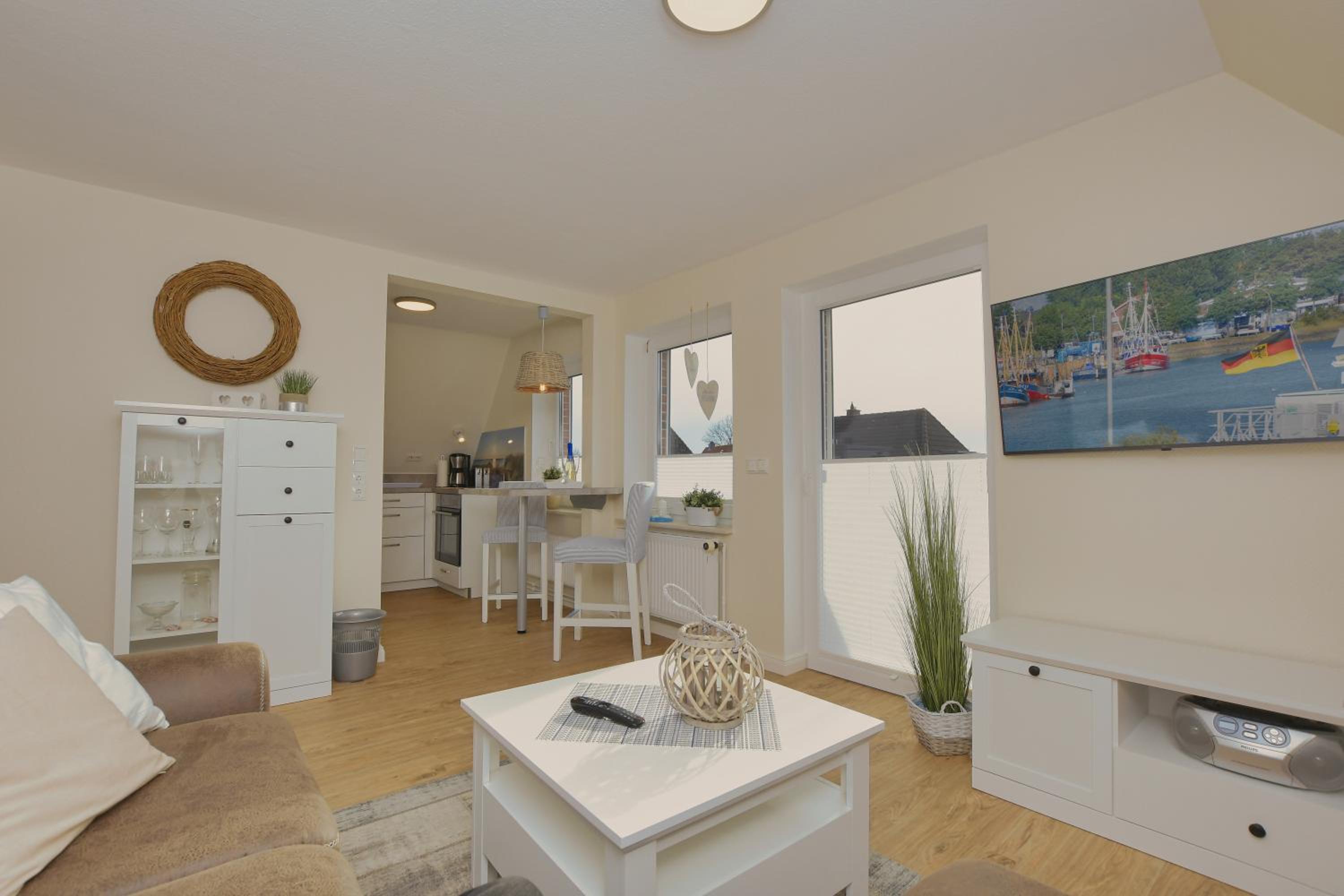 One-Bedroom Apartment with Balcony photo 1