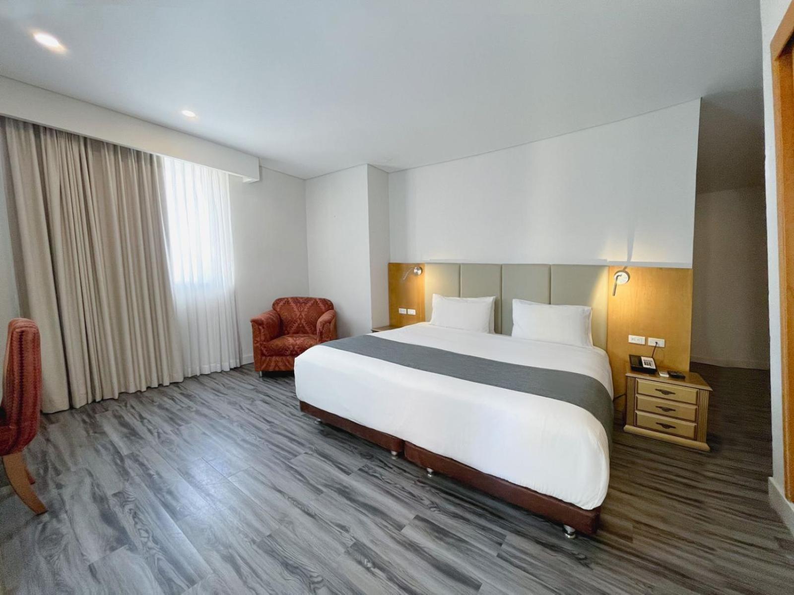 Superior King Room photo 3