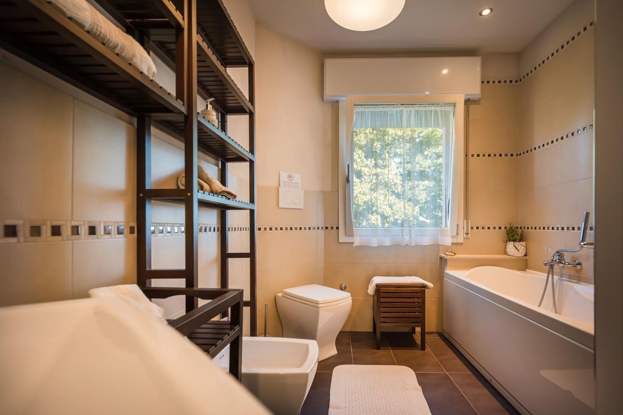 Double Room with Private External Bathroom photo 2