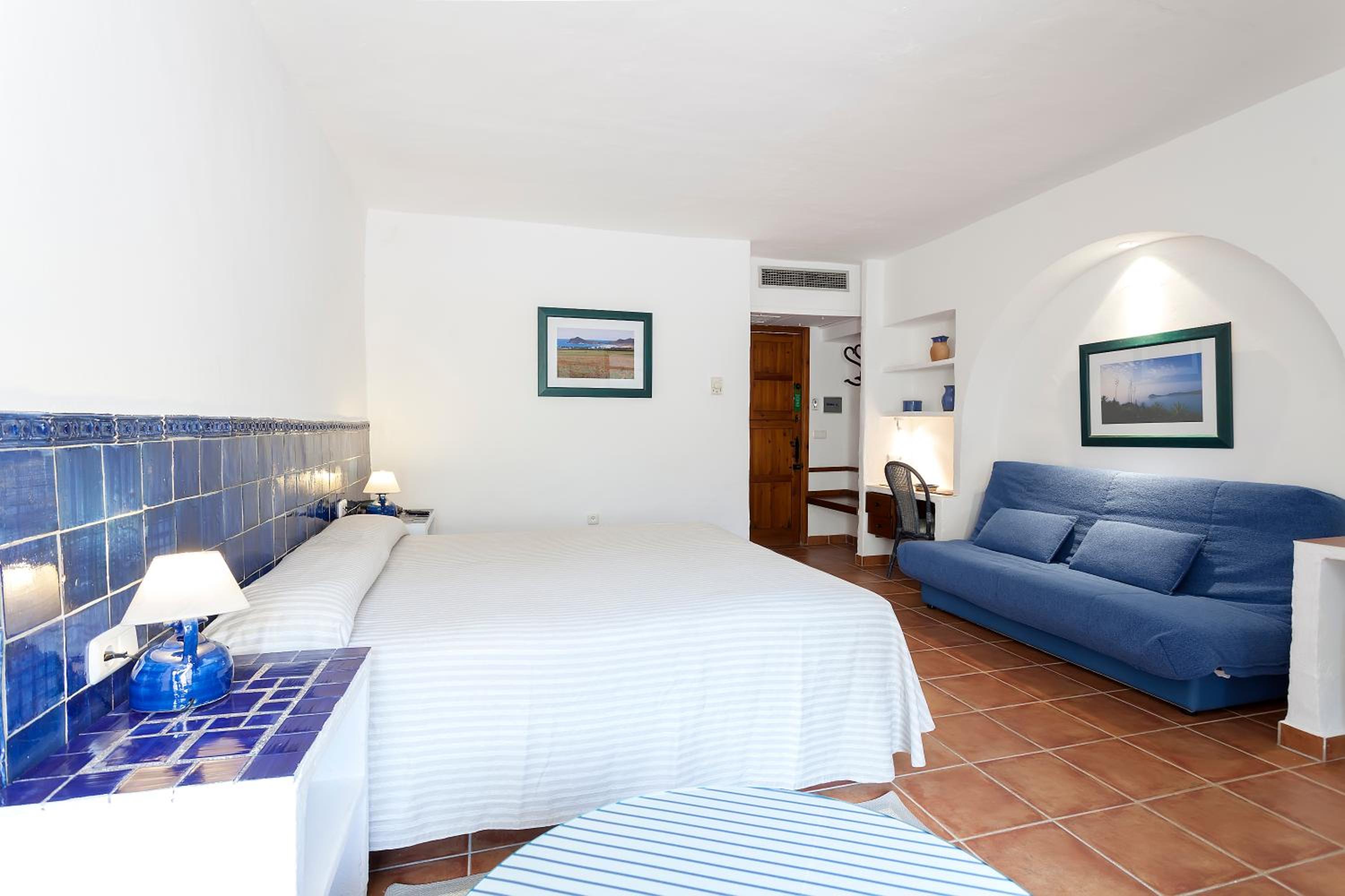 Superior Double Or Twin Room With Terrace photo 3
