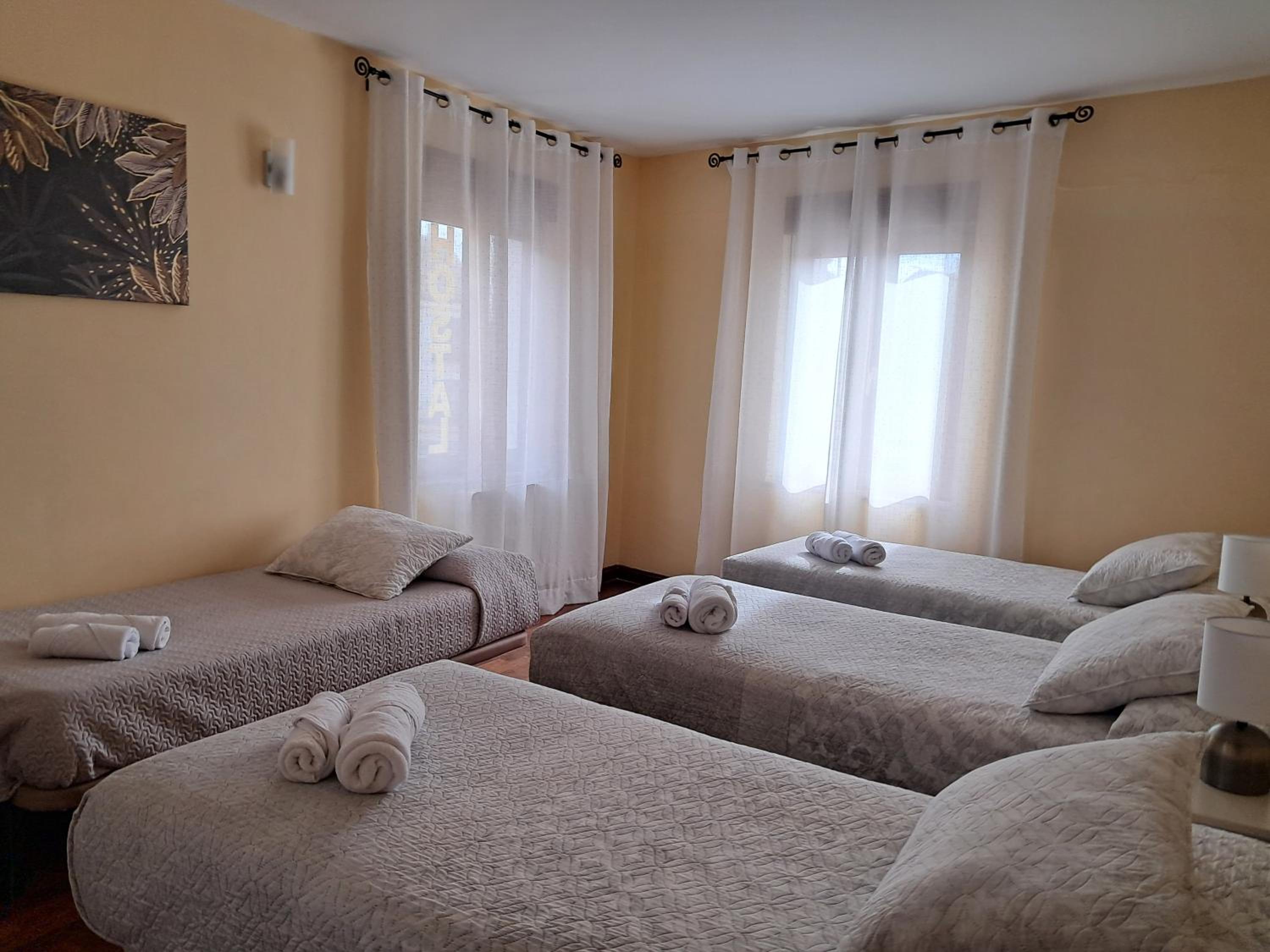 Quadruple Room with Private Bathroom