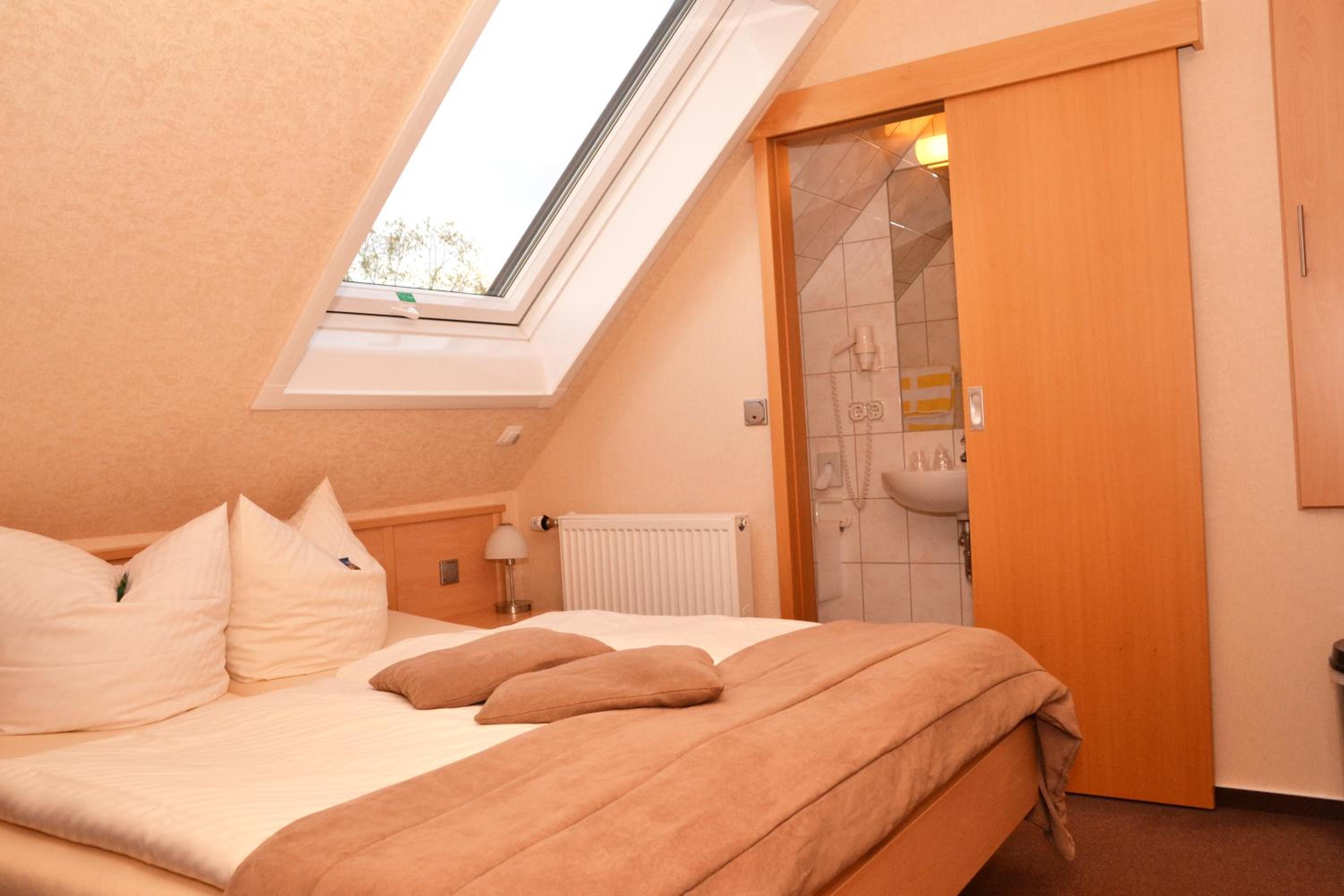 Small Double Room - Photo 2