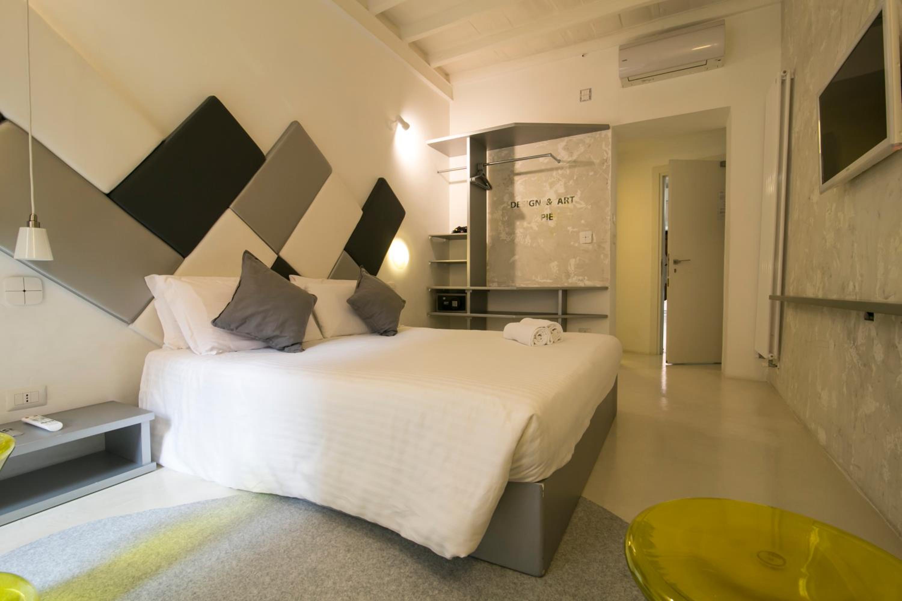 Standard Double Room photo 1