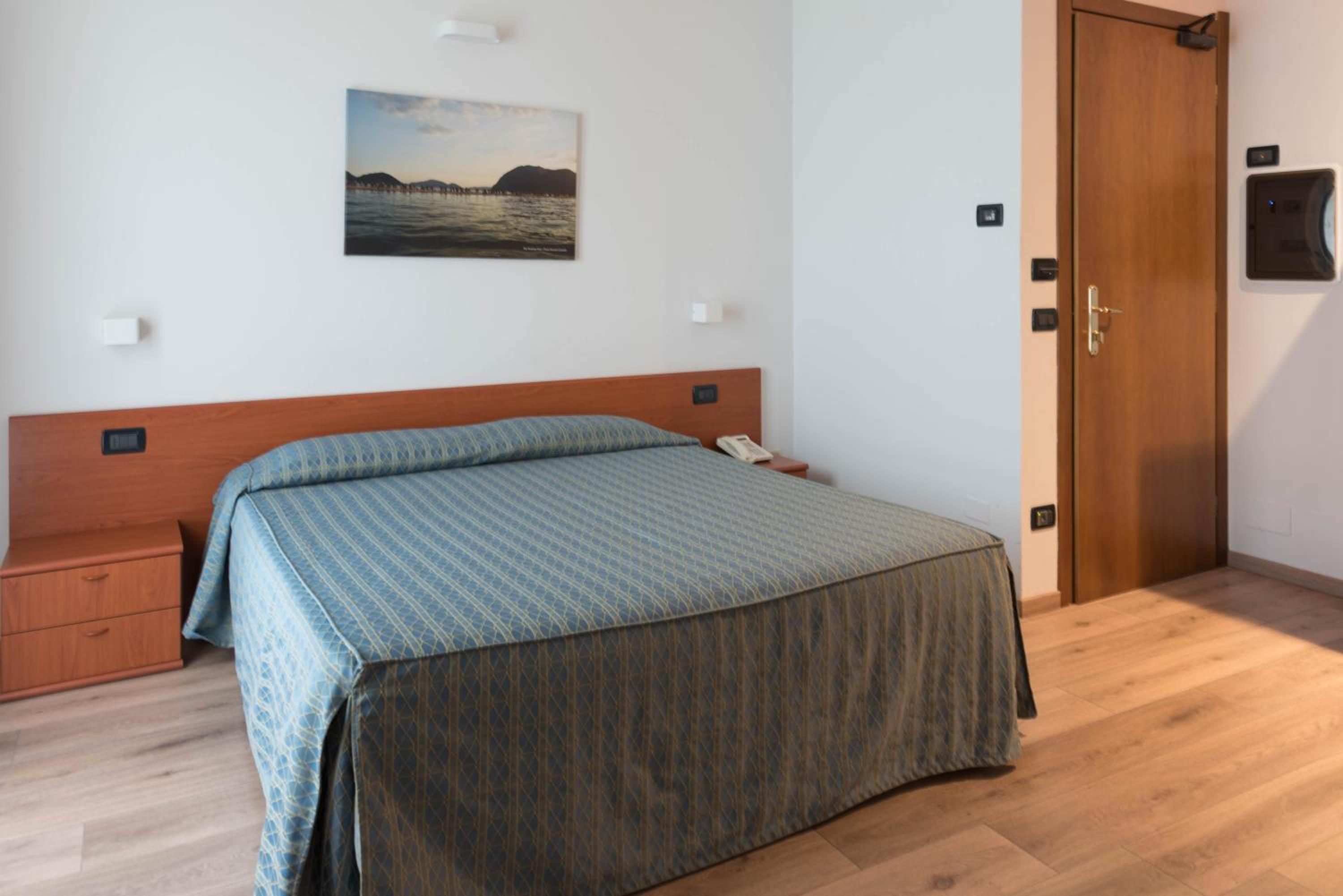 Double Room with Pool View photo 2