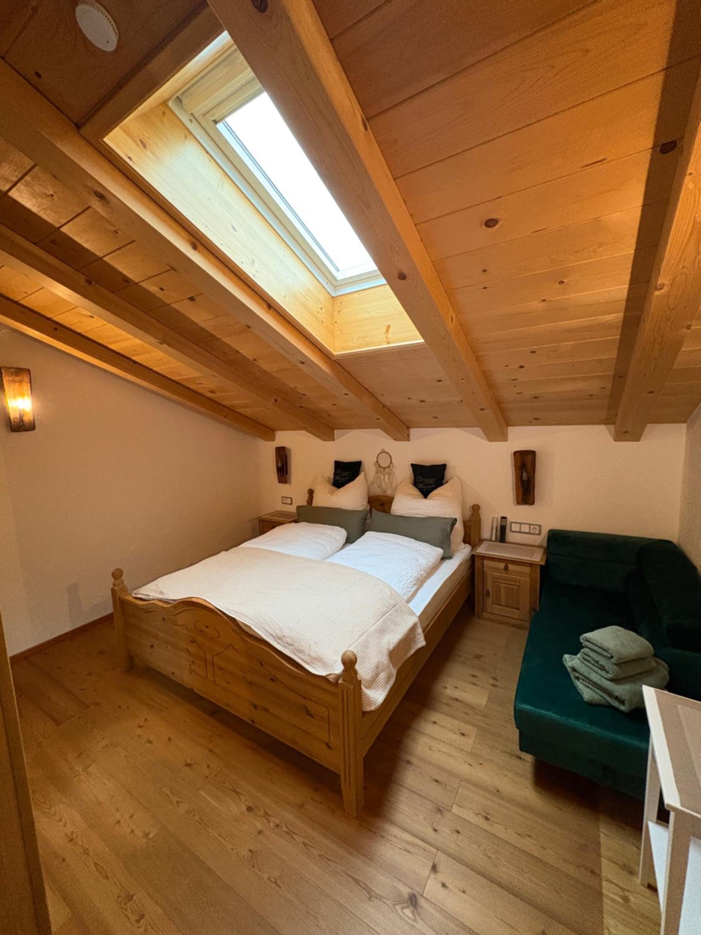 Two-Bedroom Apartment with Balcony photo 3