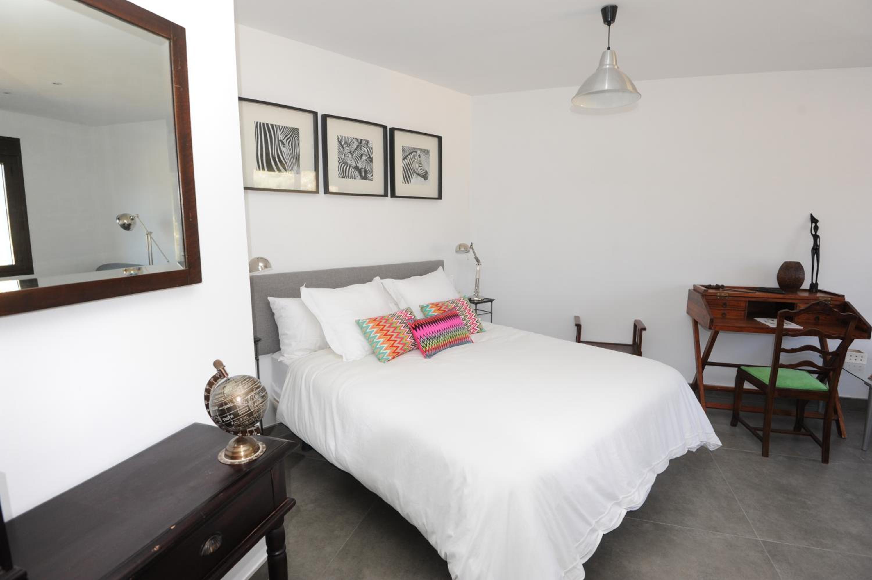 Deluxe Double Room with Extra Bed - Photo 3