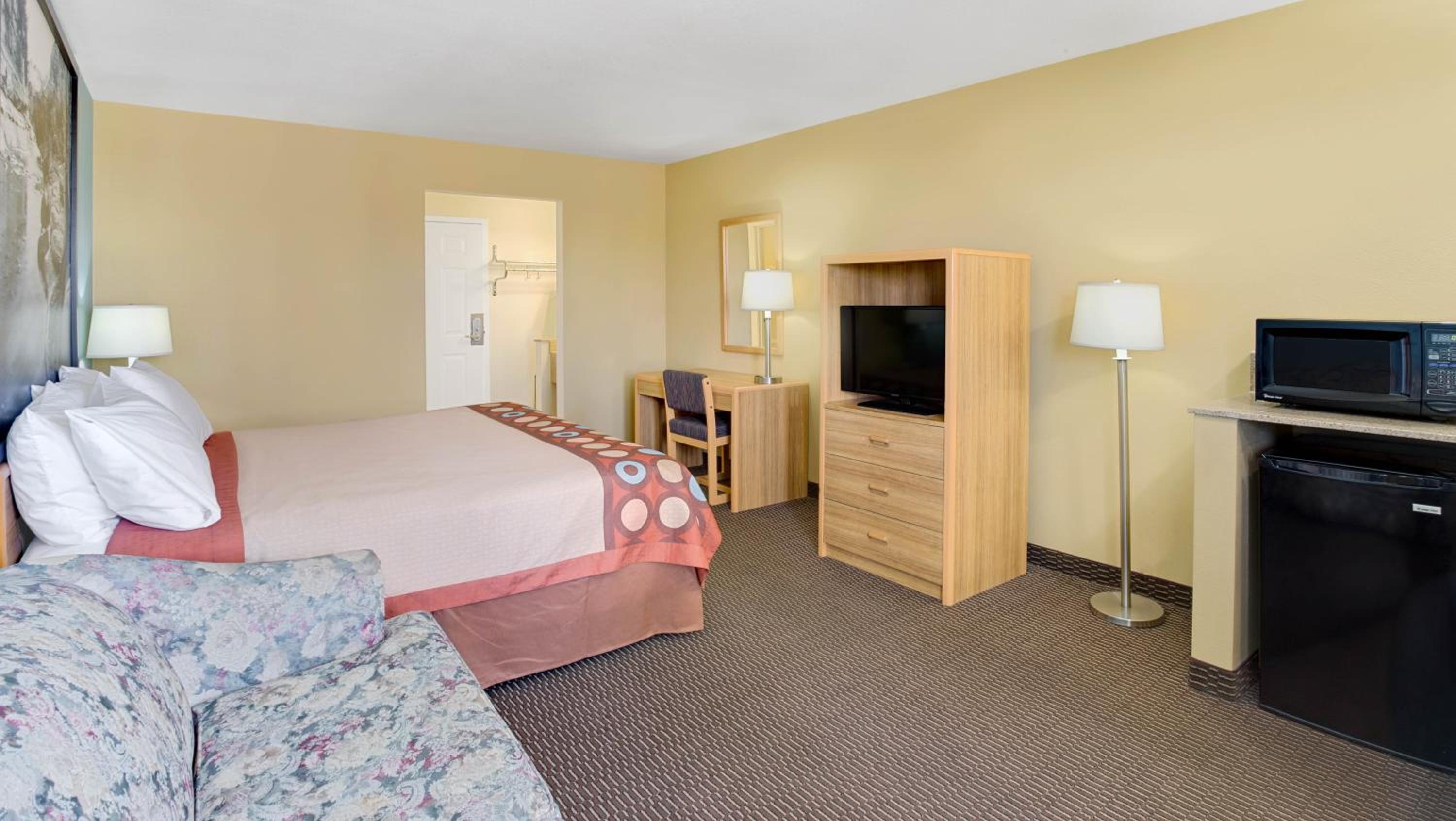 King Studio Suite - Non-Smoking - Photo 1