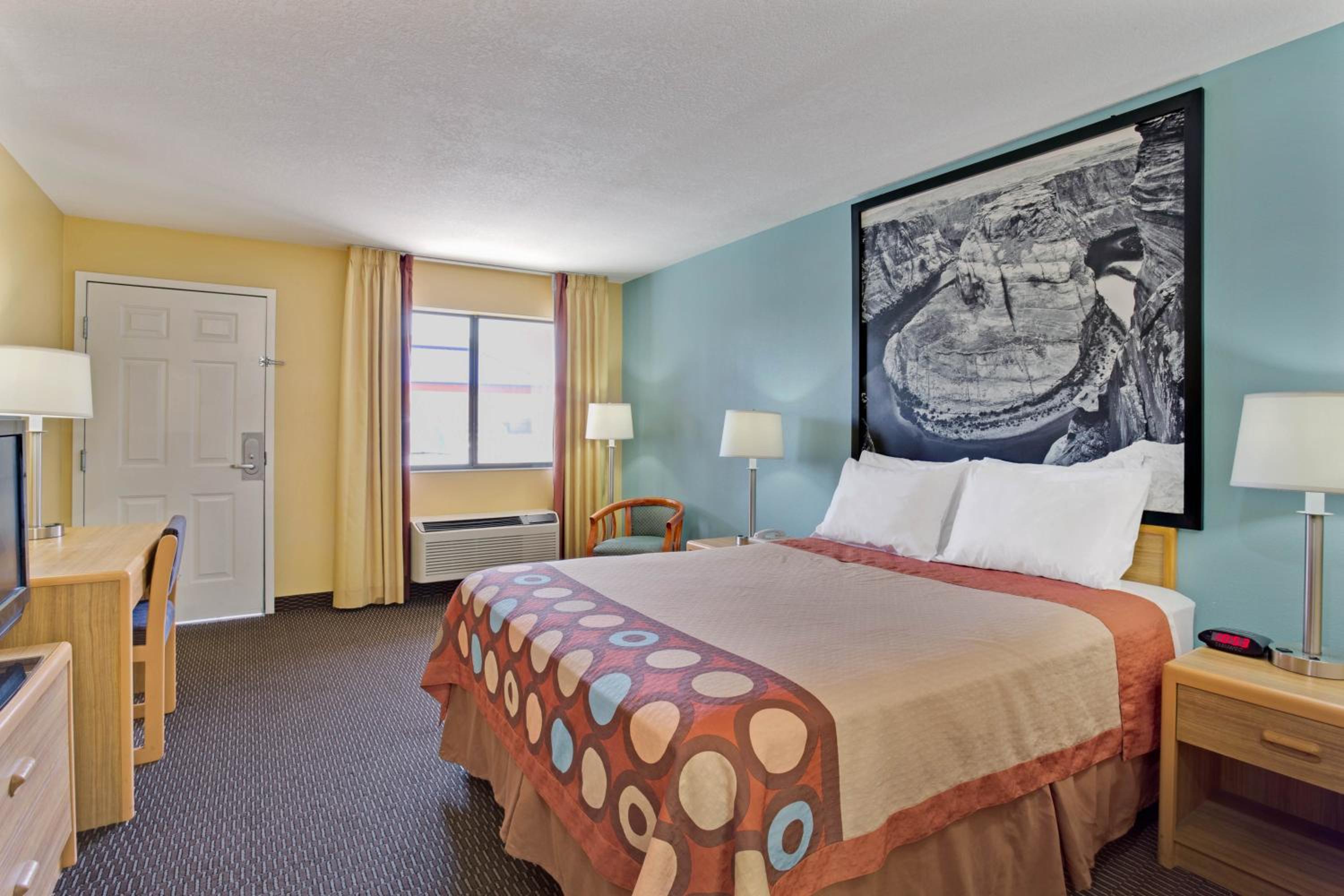 King Studio Suite - Non-Smoking - Photo 2