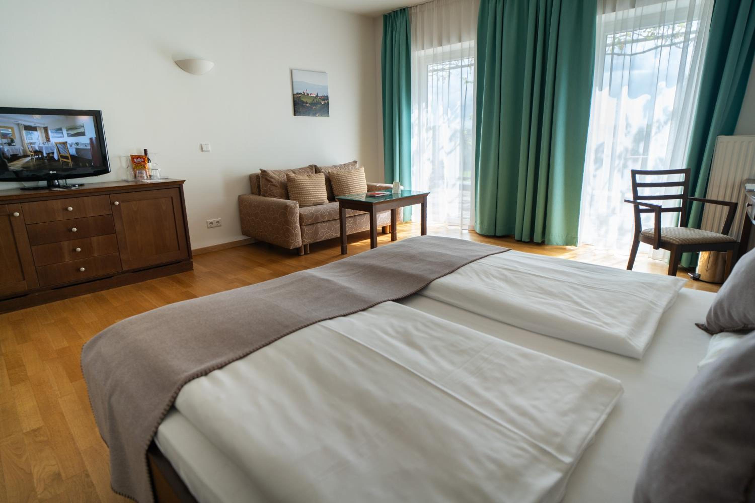 Double Room - Disability Access photo 1