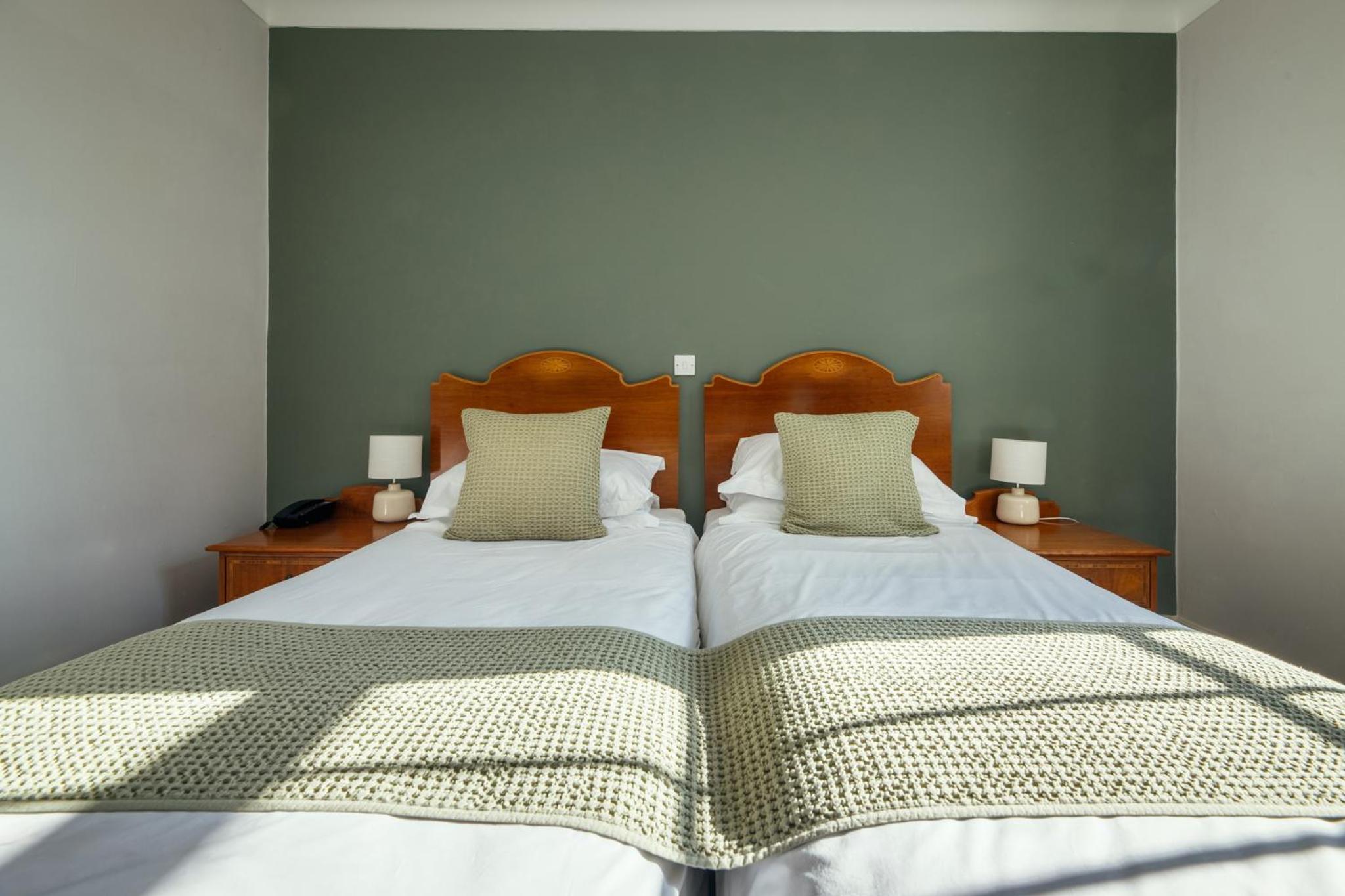 Deluxe Double Room with Sea View - Photo 3